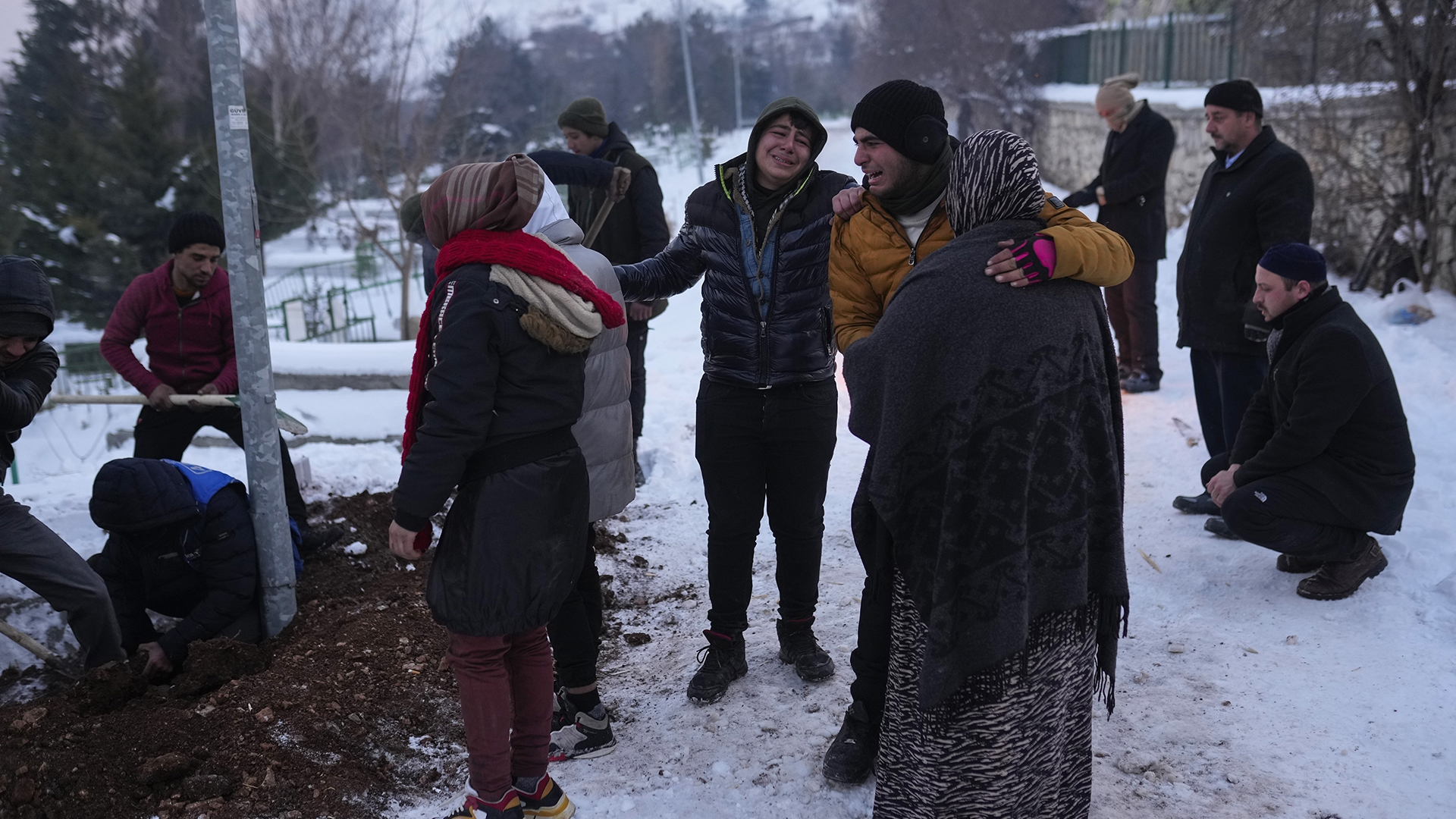 El terremoto en Turquía es solo la última tragedia para los refugiados que huyeron de conflictos bélicos 