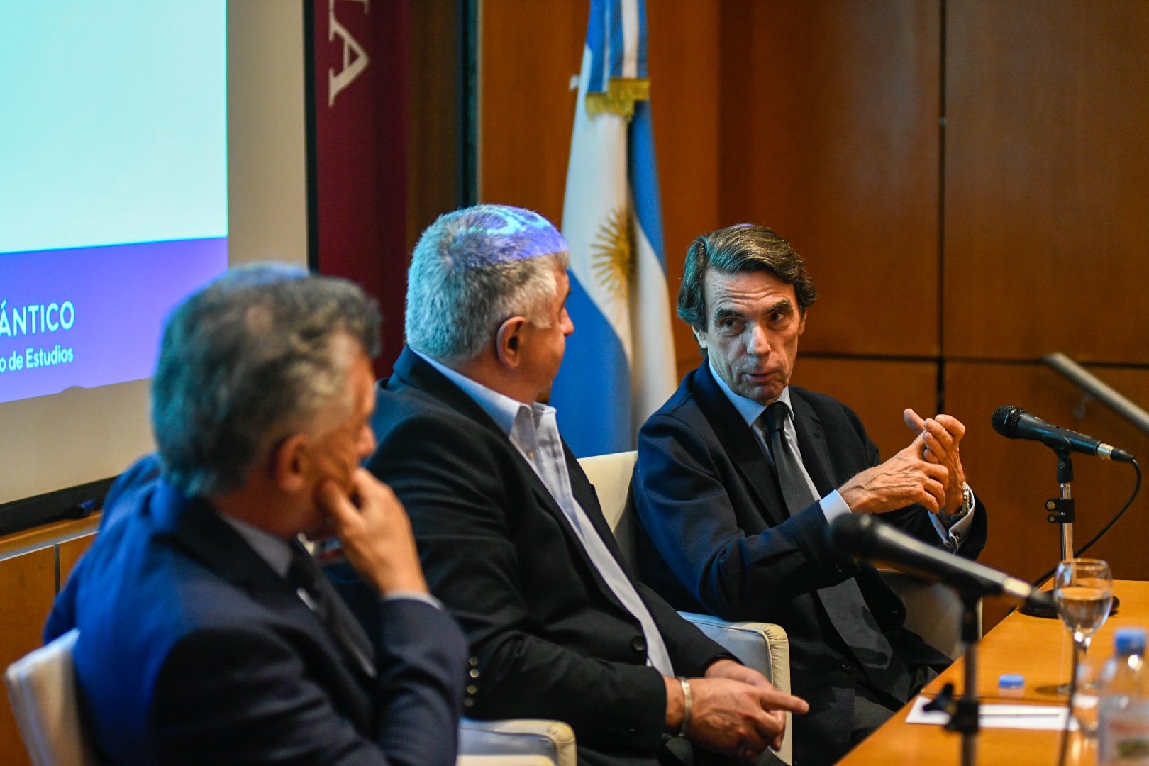 Macri, Gerardo Bongiovanni, y José María Aznar, en el encuentro internacional de la Fundación Libertad
