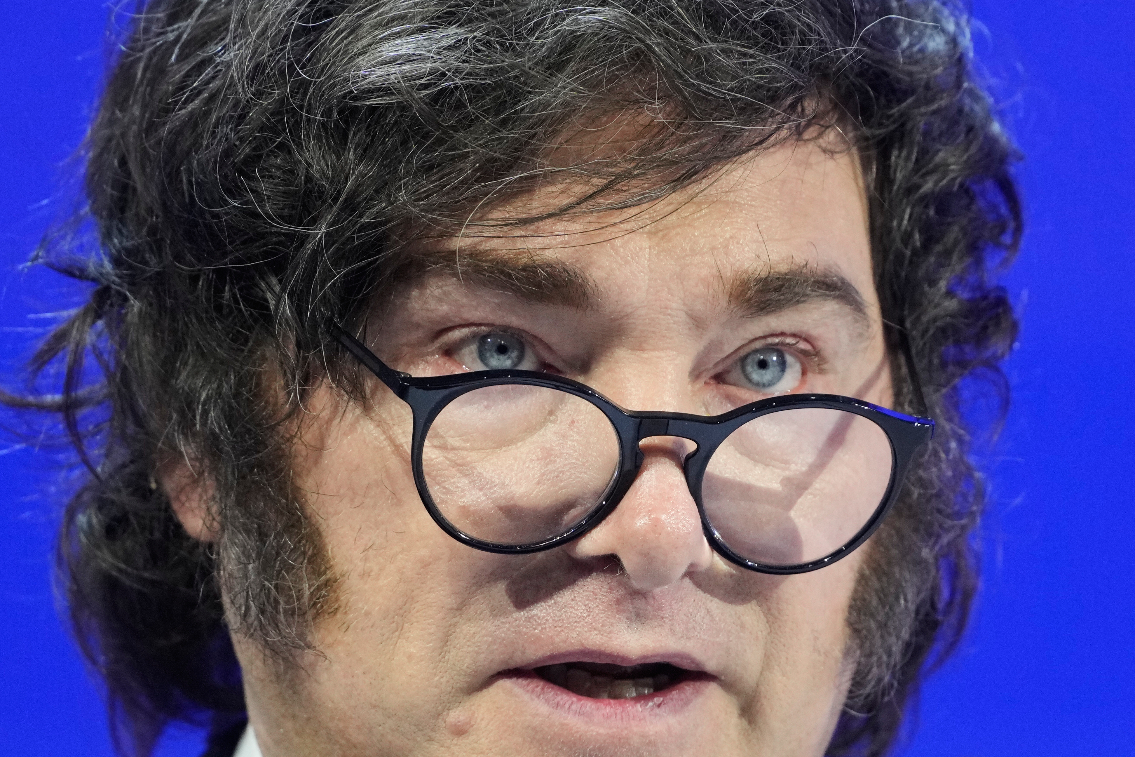 Los iraníes volvieron a desafiar al régimen y protestaron contra la represión desde los balcones de Teherán