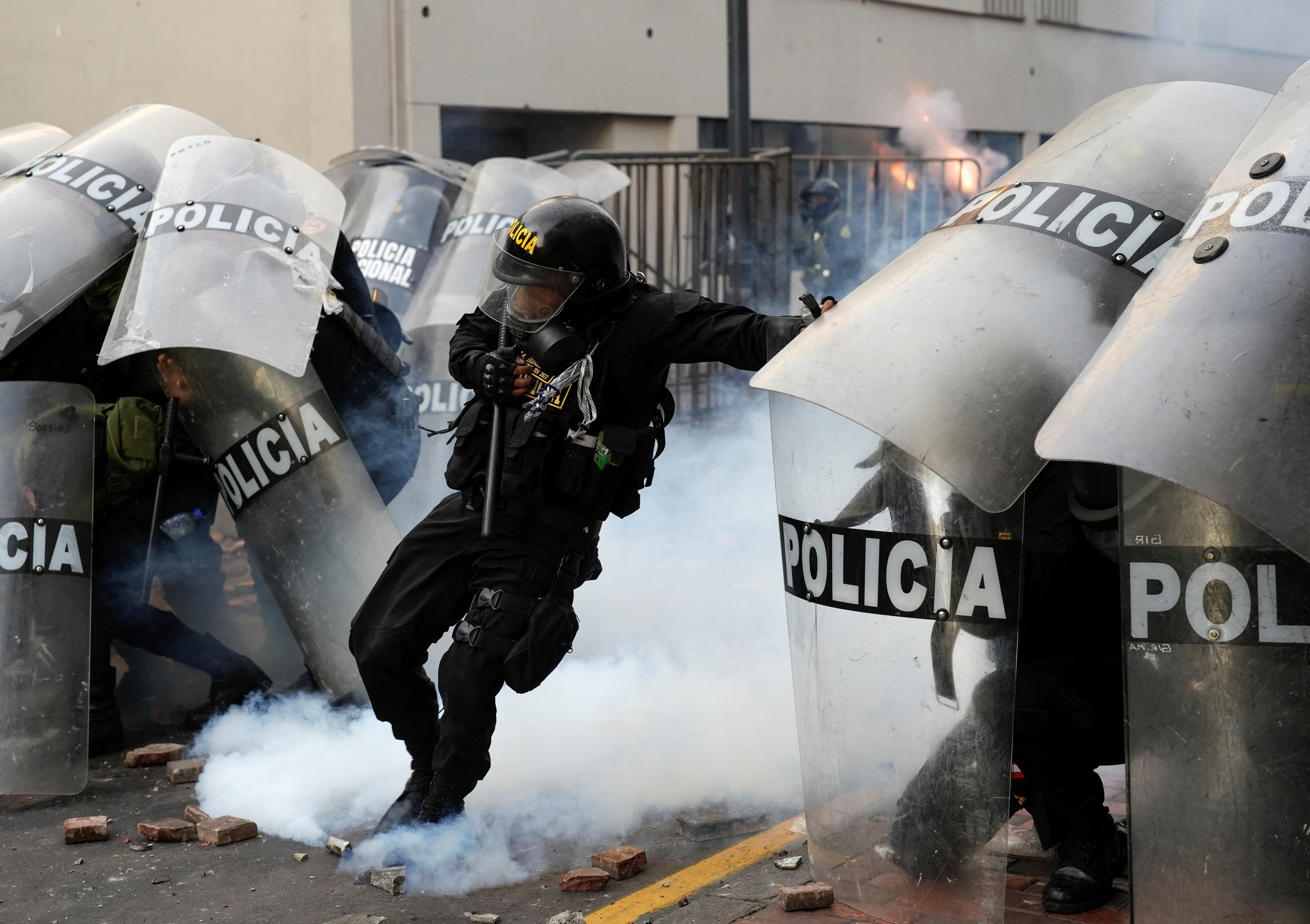 EEUU condenó los actos vandálicos registrados en Perú y pidió que se promueva un diálogo urgente entre las partes. (REUTERS)