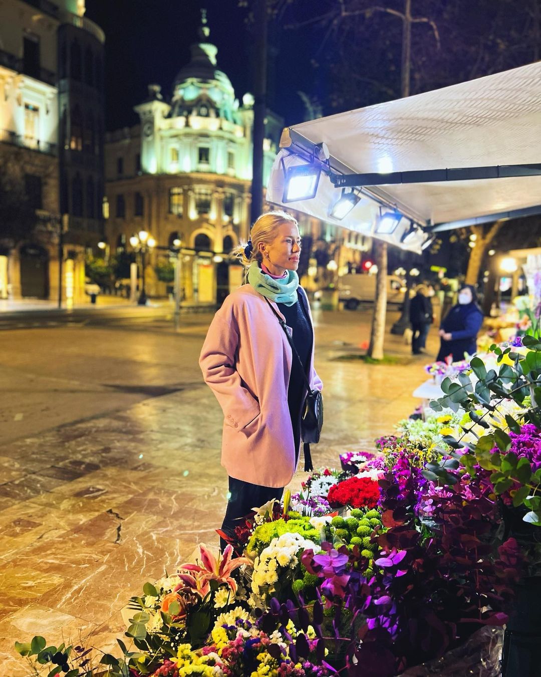 Nicole con la noche valenciana de fondo (Instagram)