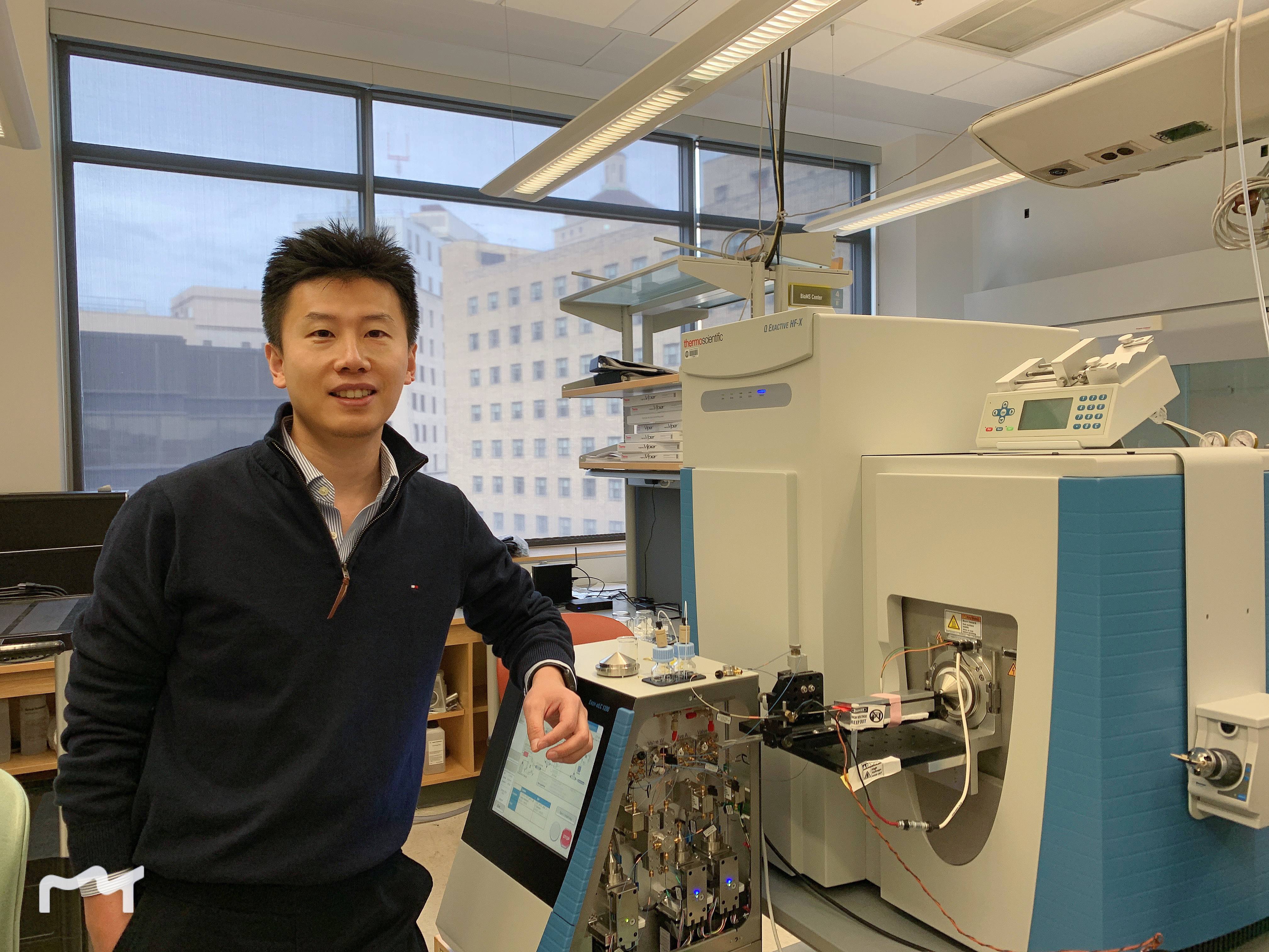 El científico Yi Shi de los Estados Unidos lideró un equipo con investigadores sobre los nanocuerpos a partir de la llama Wally (Mount Sinai Health System)