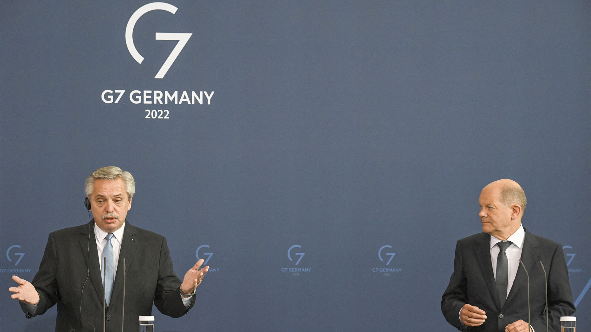 Alberto Angel Fernandez and Olaf Scholz during the press conference at the German Chancellery
