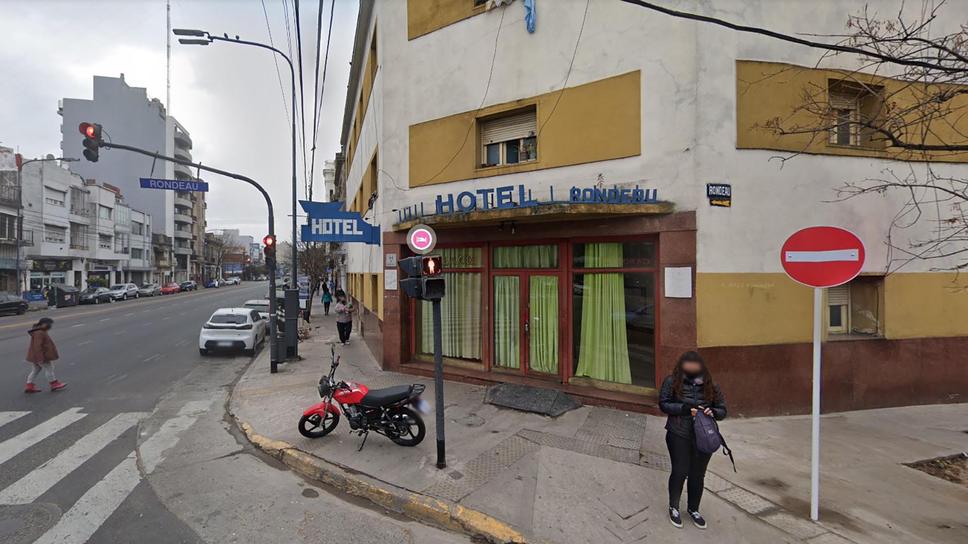 El Hotel Palace Rondeau donde el pasado 1 de febrero hallaron muertos a un hombre de 87 años y a su hijo de 42