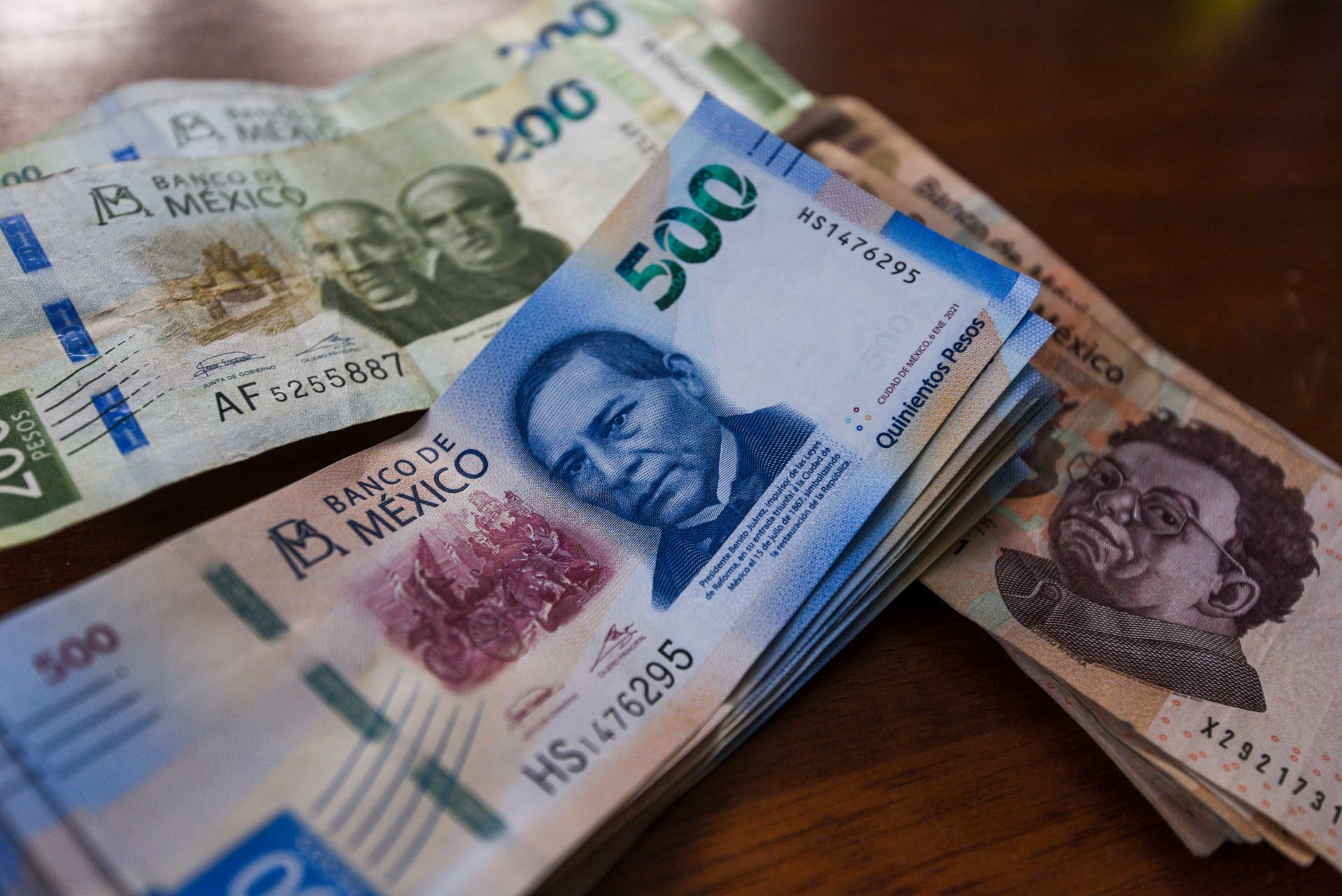 La nueva política aplicará para sueldos menores a 20 mil pesos mensuales. (Foto: CRISANTA ESPINOSA AGUILAR /CUARTOSCURO.COM)