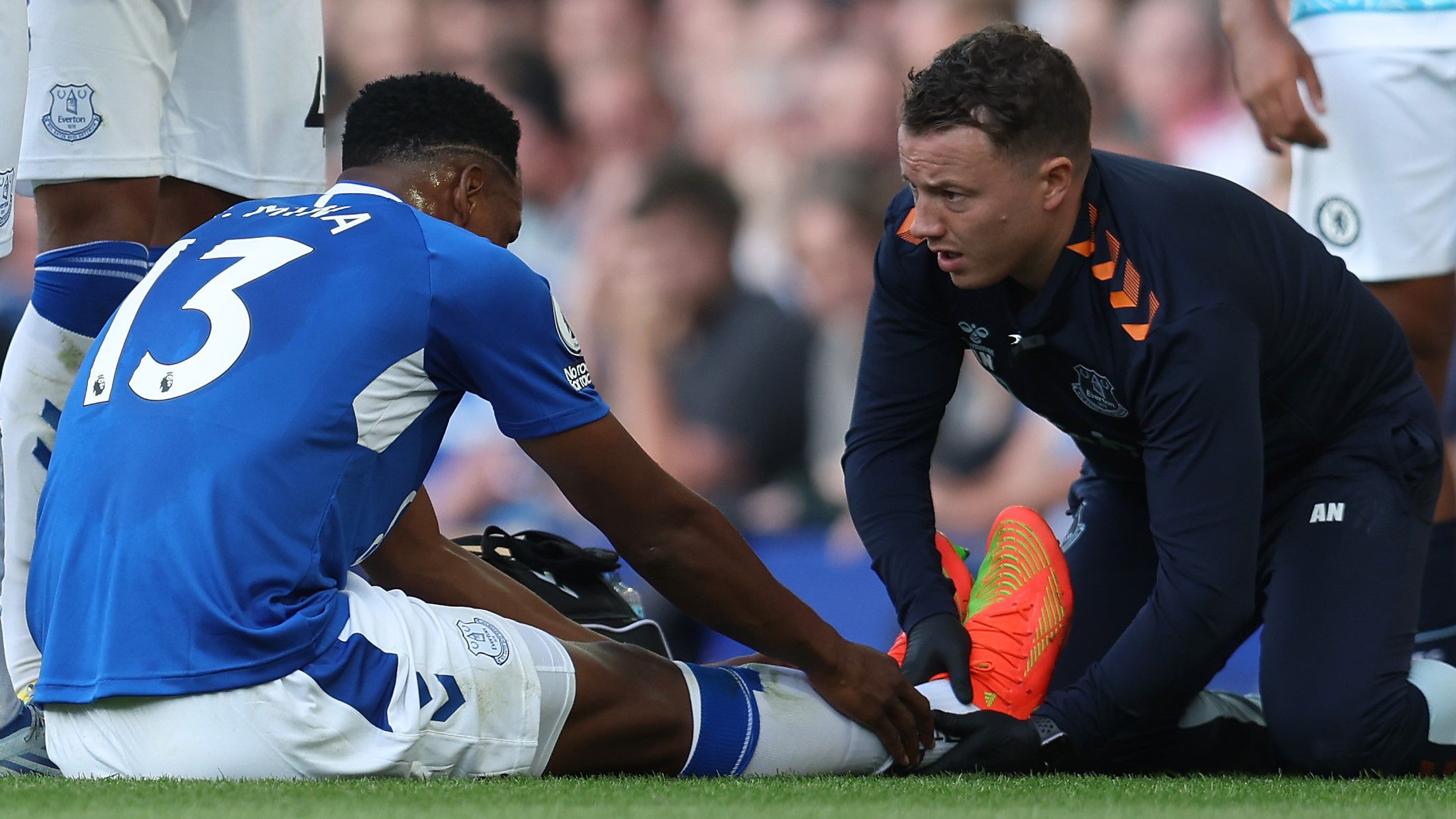 Everton F.C. confirmó que Yerry Mina sufrió una lesión en los ligamentos de su tobillo derecho. Imagen: Getty Images.