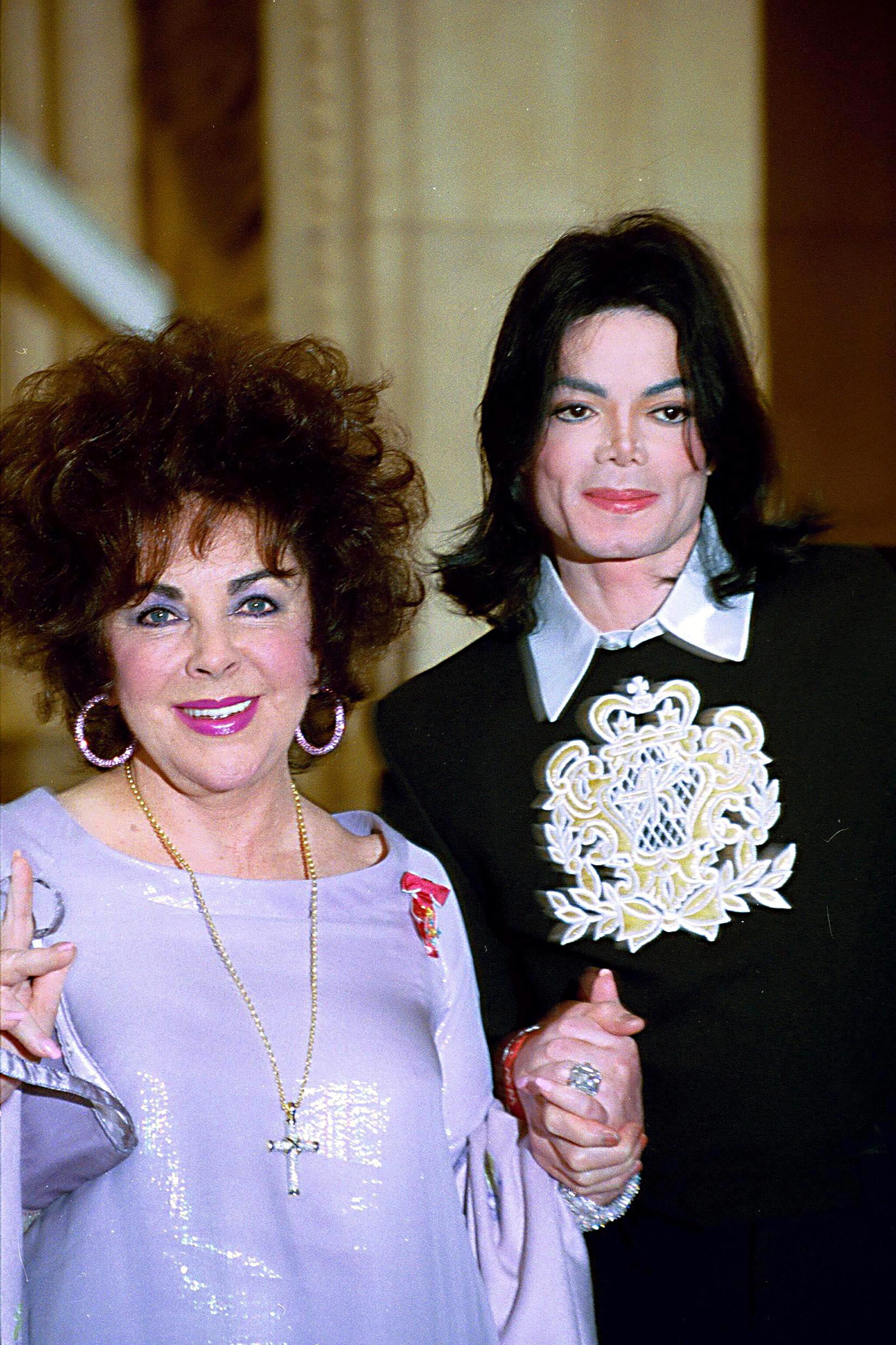 Con su gran amigo y confidente Michael Jackson. Liz lod efendió cuando fue acusado de abuso sexual (Julian Makey/Shutterstock)
