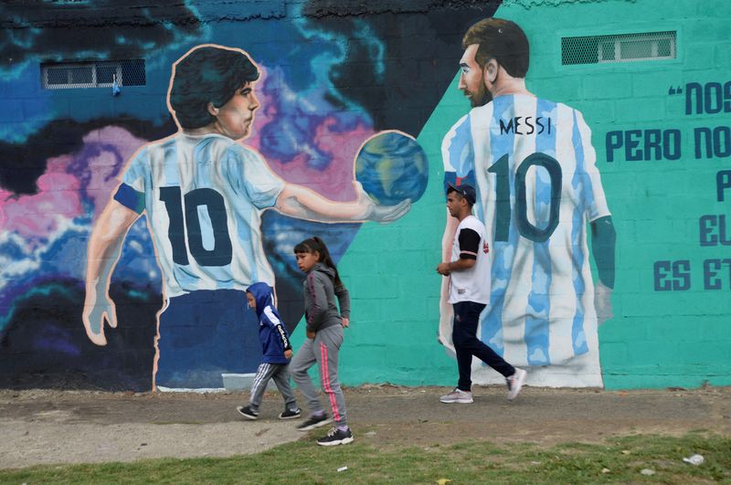 Mural in honor of Diego Maradona and Lionel Messi in Villa Fiorito (Photo: REUTERS / Mariana Nedelcu)