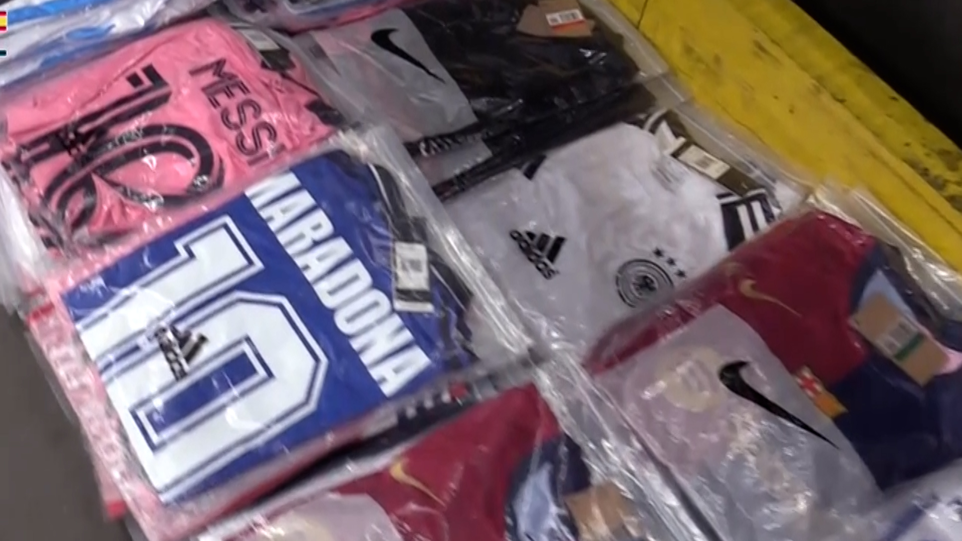 Incautaron más de 11 toneladas de camisetas de fútbol falsificadas antes de la final de Champions League