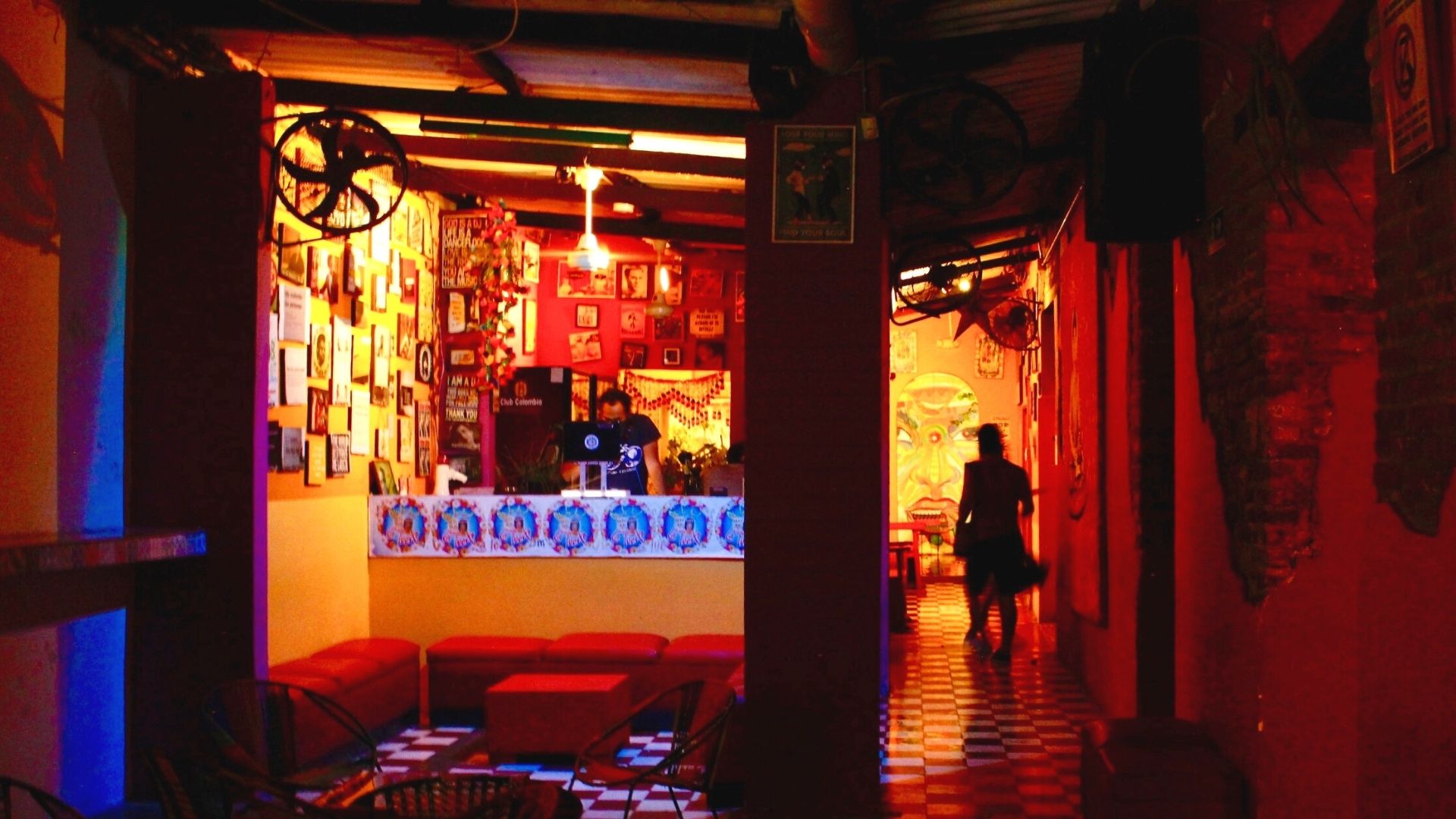 Oh la la La Puerta, un bar que guarda algunas de las propuestas pioneras de la vida nocturna en la capital del Magdalena.