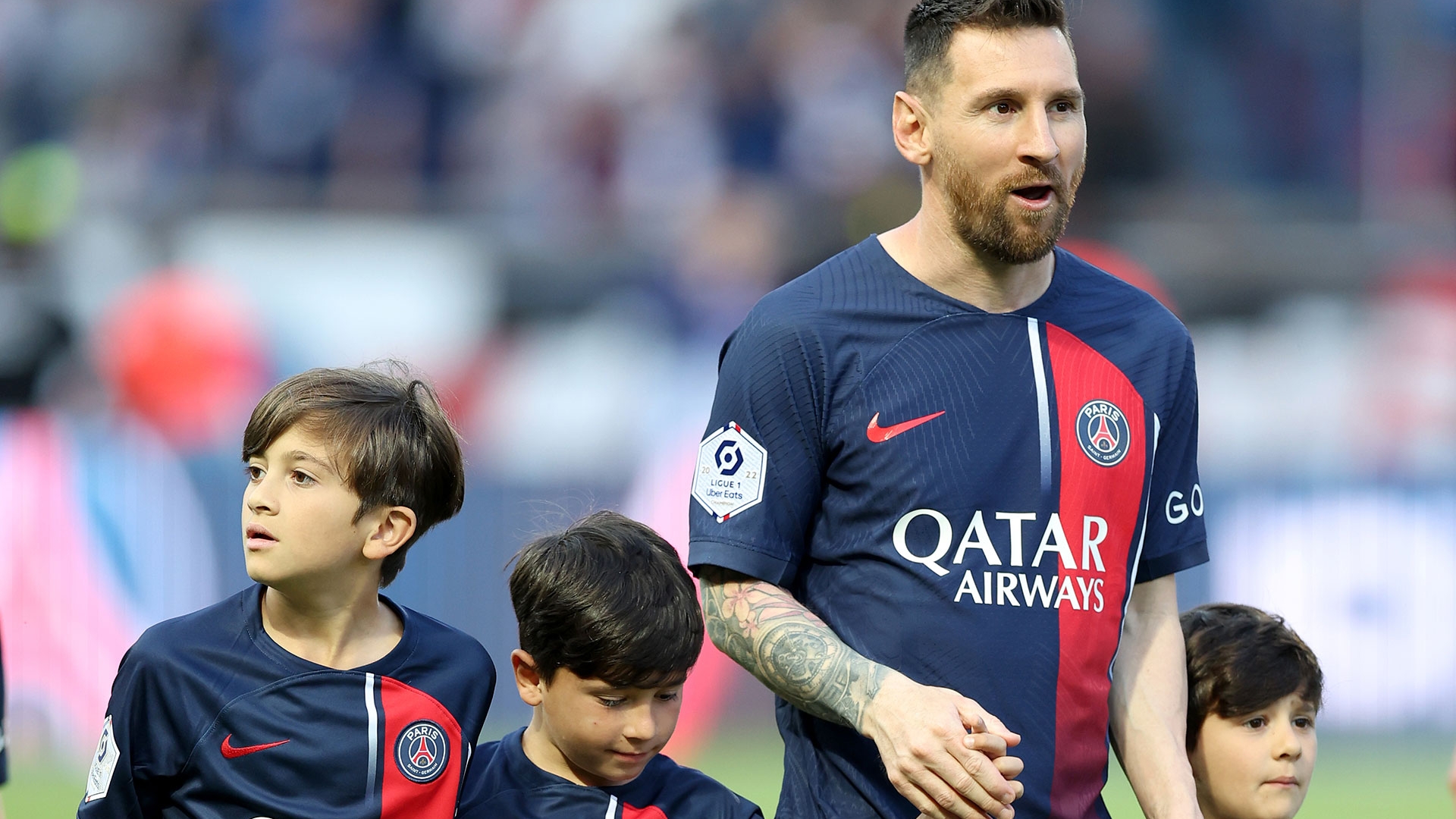 El último partido de Messi en PSG: salida al campo de juego con sus tres hijos y otro injusto abucheo tras fallar un gol