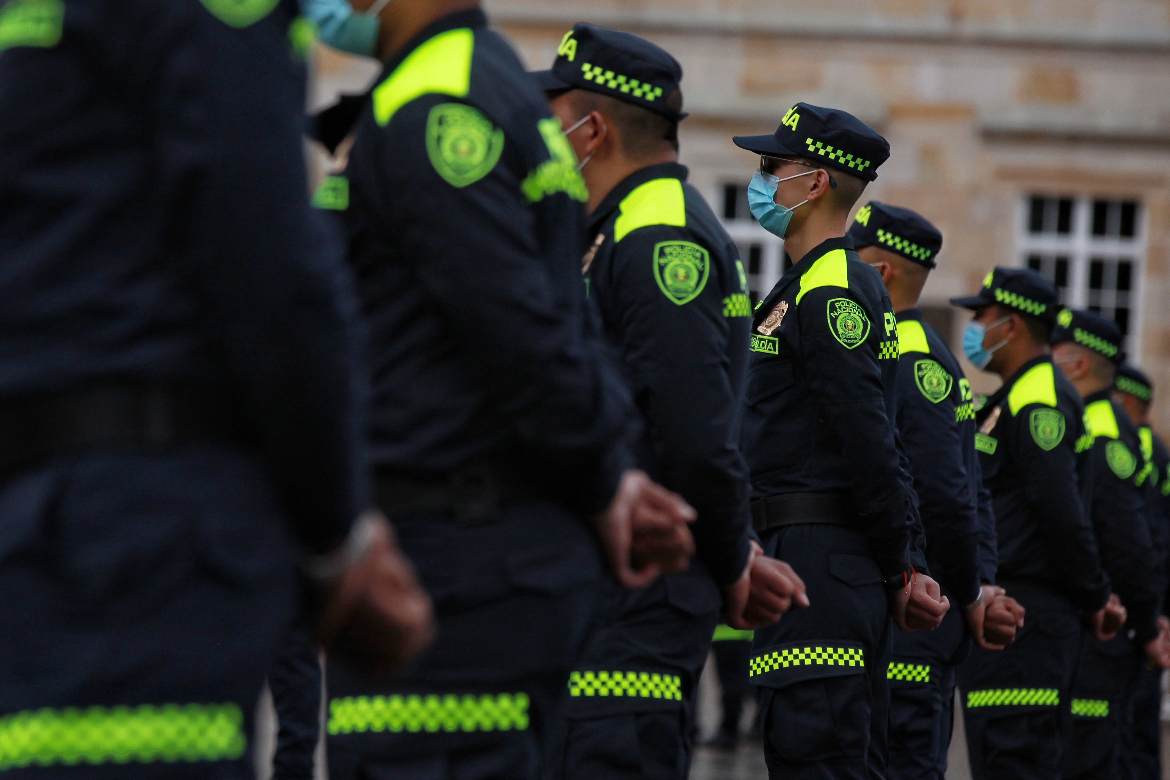 Dos policías fueron atropellados por delincuentes que se robaron una camioneta en el sur de Bogotá