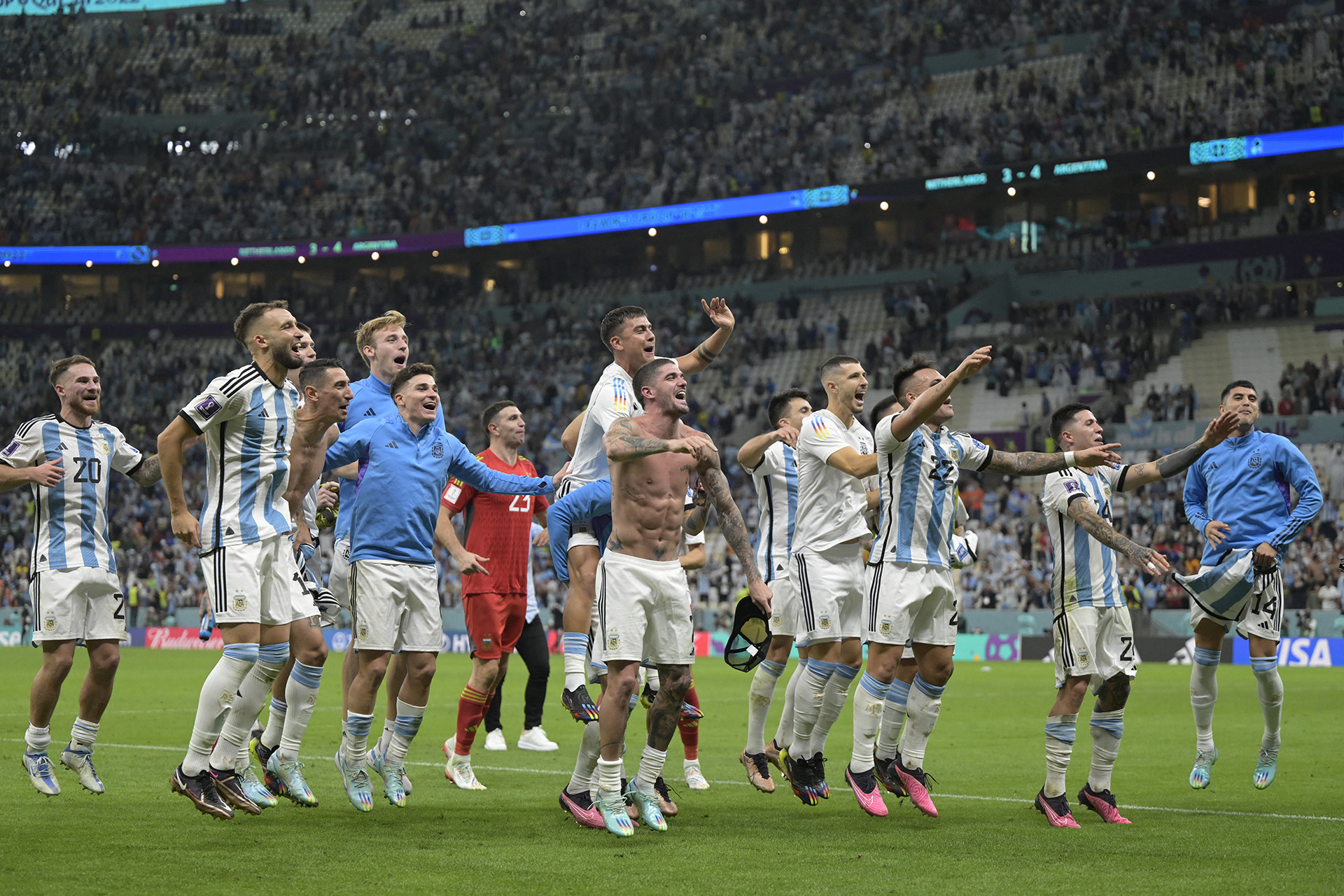 Argentina luchará por un lugar en la final el próximo martes frente a Croacia (AFP)