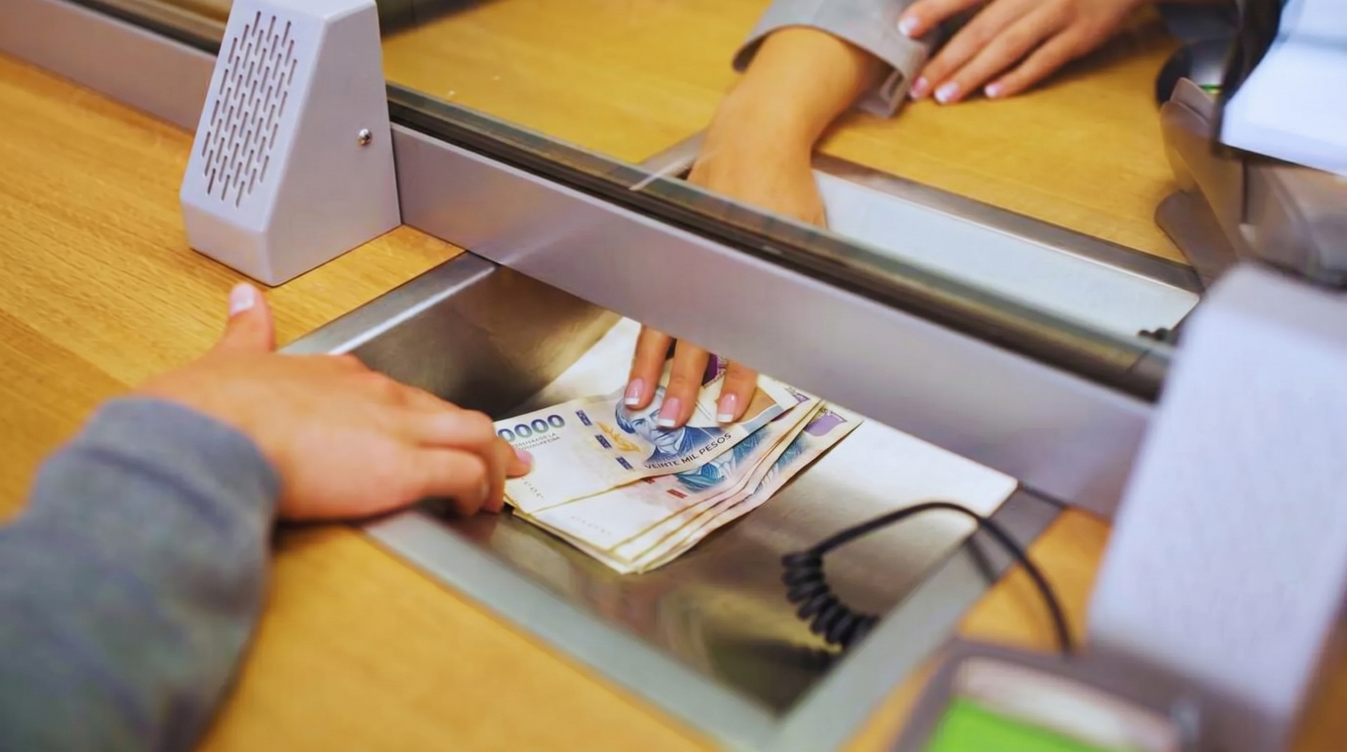 El cr&eacute;dito en problemas: por qu&eacute; bajan las tasas de los dep&oacute;sitos pero las de los pr&eacute;stamos no aflojan