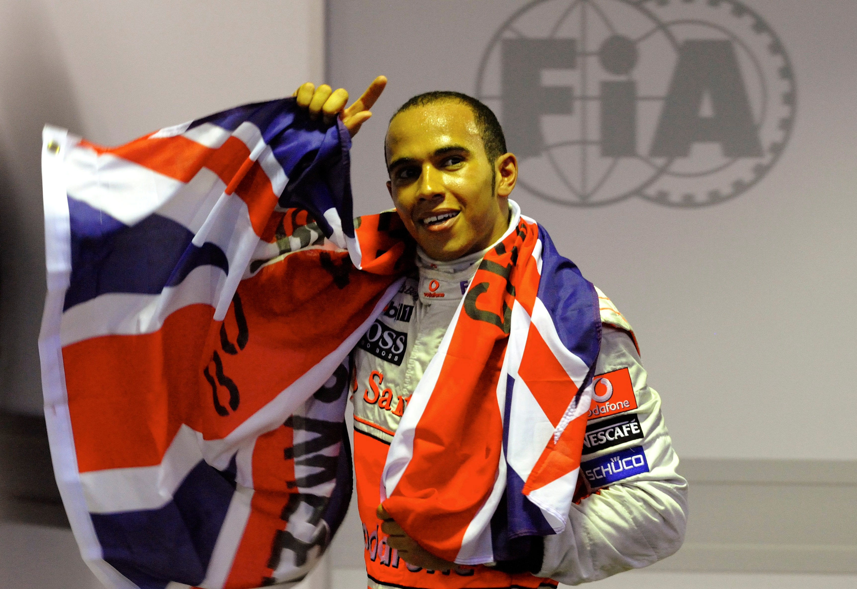 Lewis Hamilton celebra aquel título de 2008 (Reuters/ Crispin Thruston)