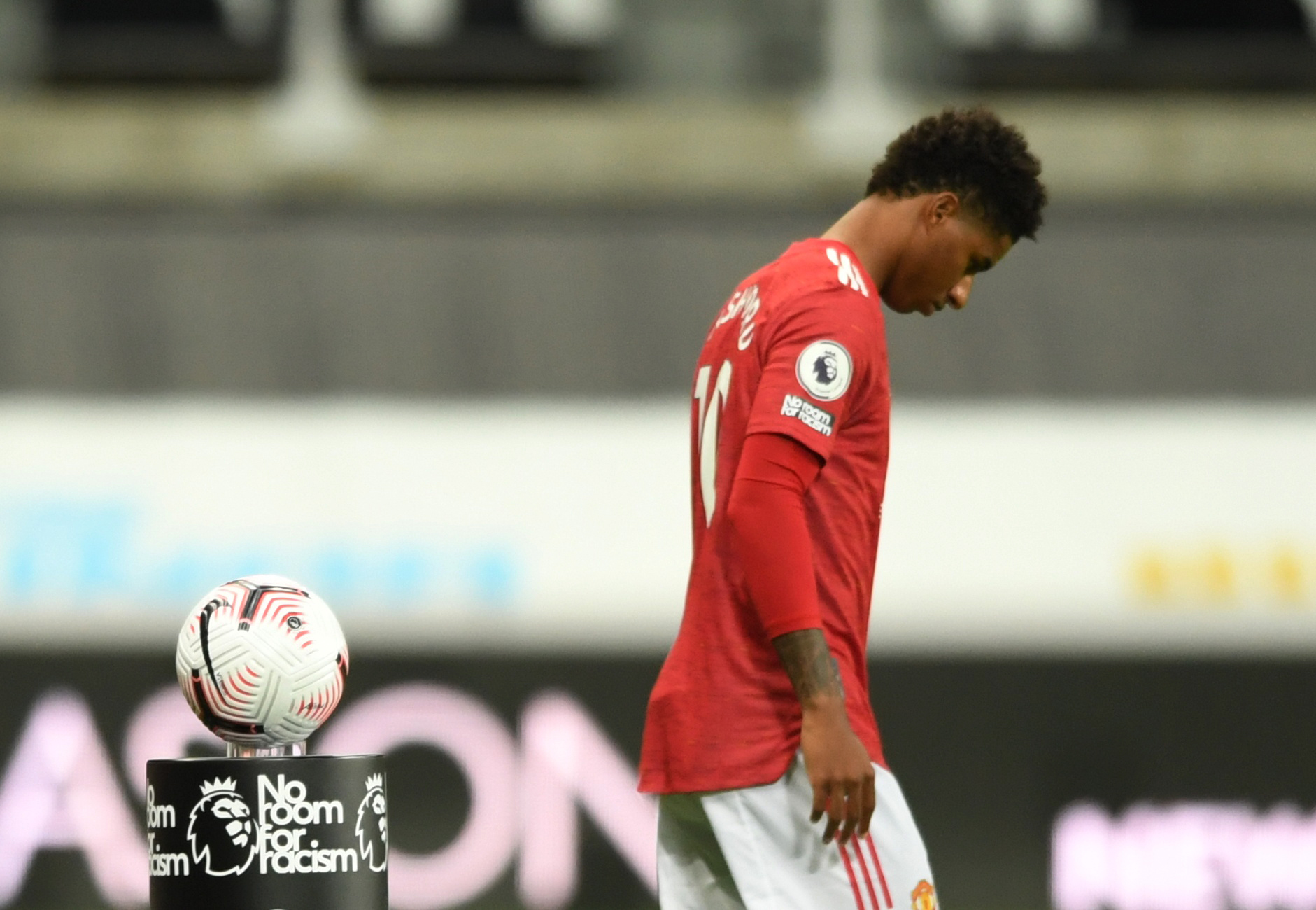 La Premier League su sumó al movimiento "No hay lugar para el racismo" para combatir la discriminación (Reuters)