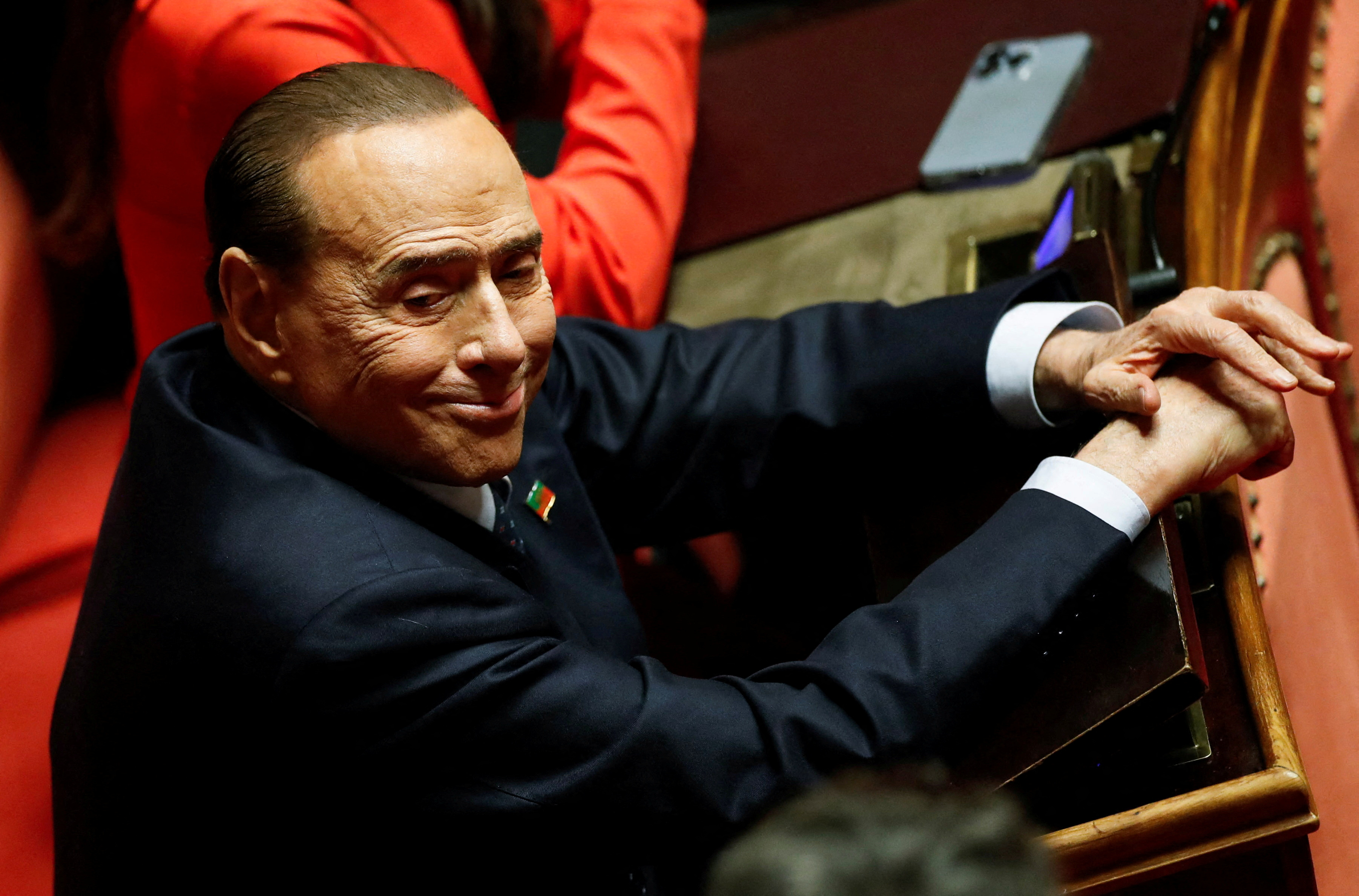 La giornata lascia un Silvio Berlusconi tornato al Senato dopo nove anni.  Dopo un incontro con il leader della coalizione, ha promesso: 