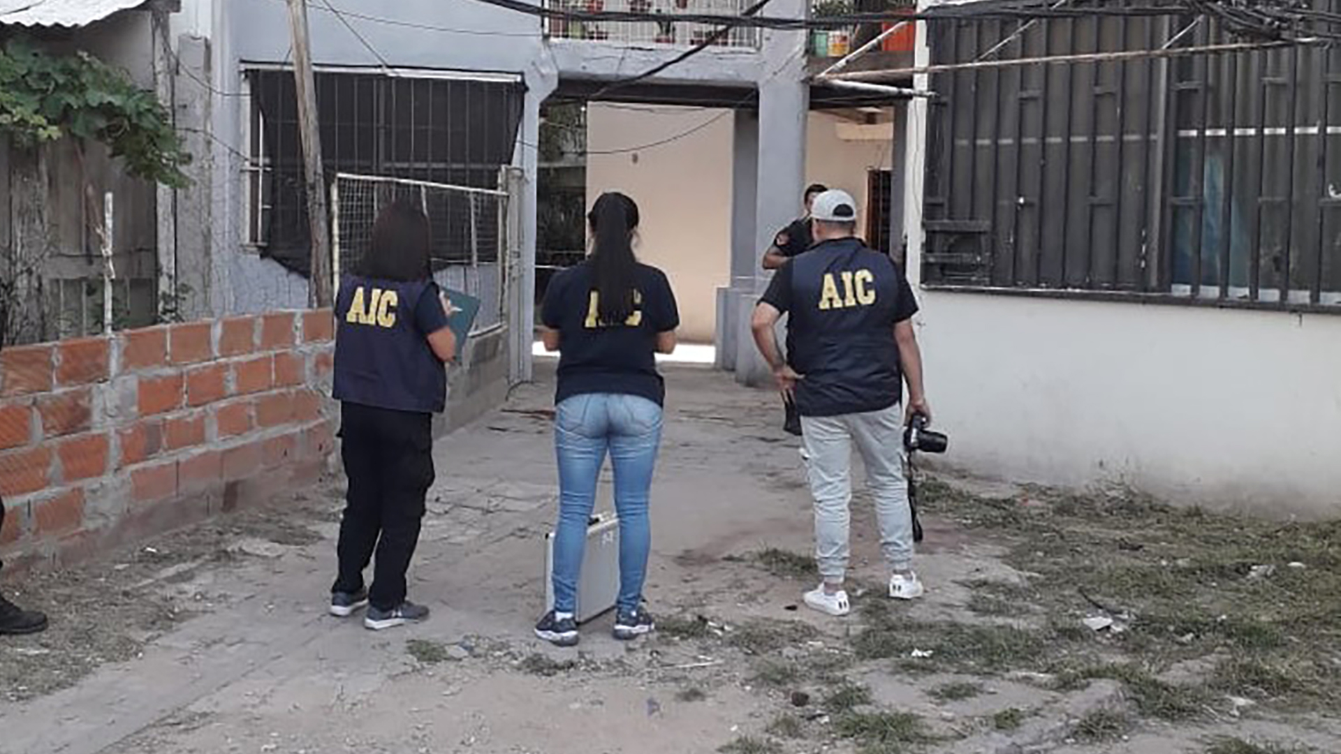 La AIC en la escena del doble crimen.