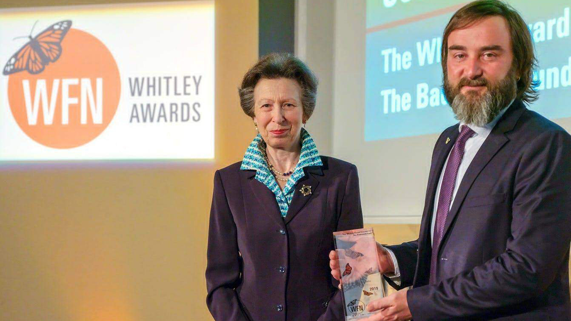 José Sarasola recibe el prestigioso premio ambiental de la mano de la princesa Ana de Reino Unido