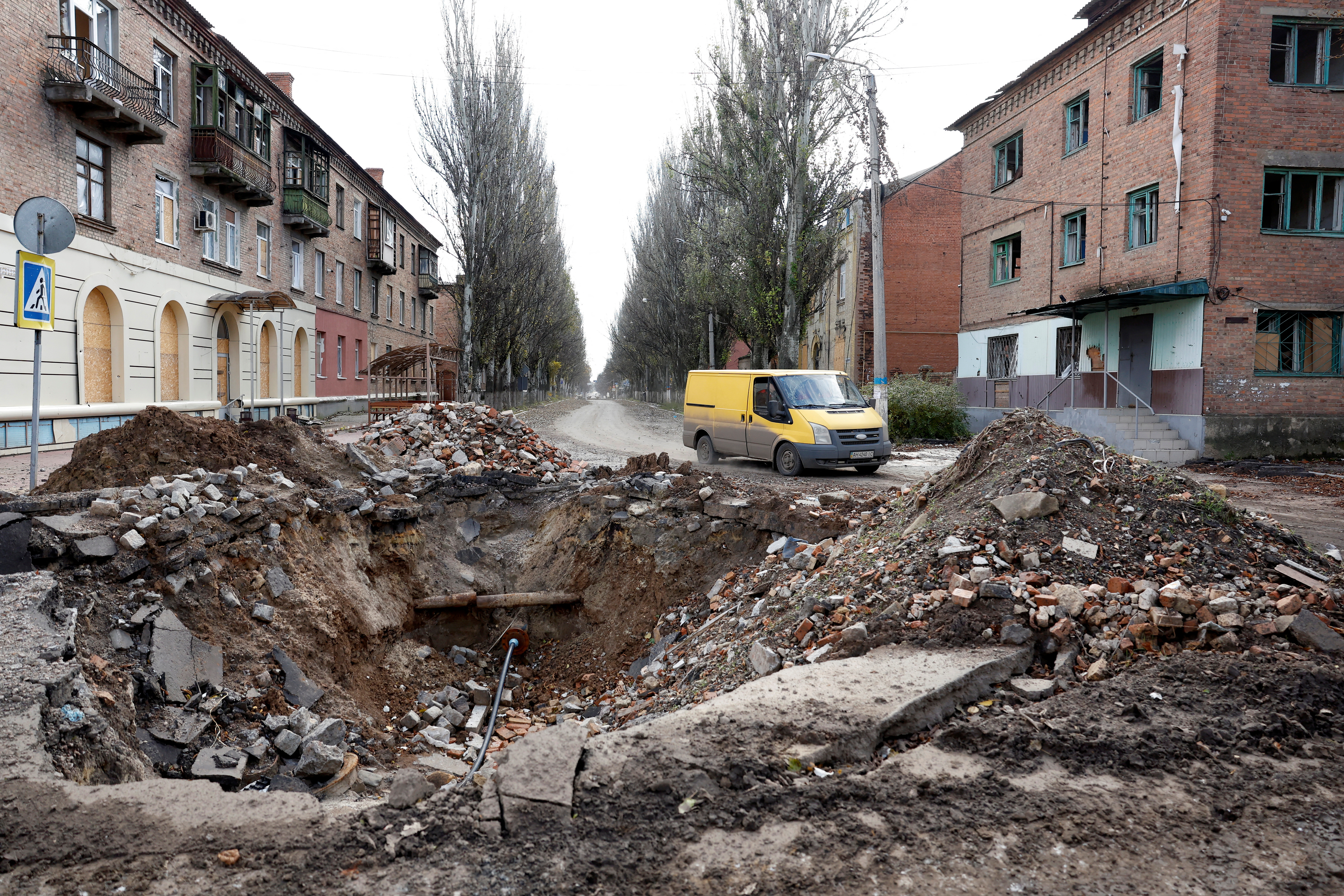 Destruction in the Donbas region (REUTERS/Clodagh Kilcoyne/File)