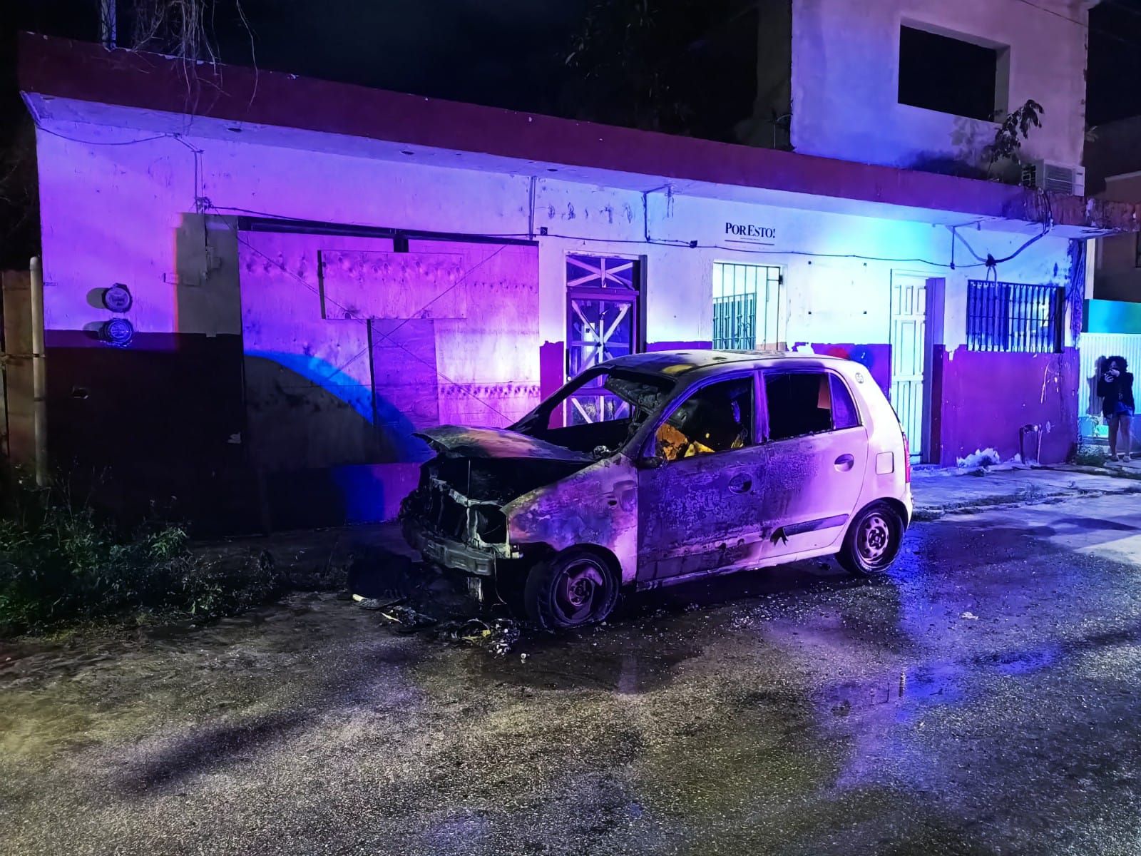 Con bomba molotov y narcomensaje: así fue el atentado a un medio local de Quintana Roo