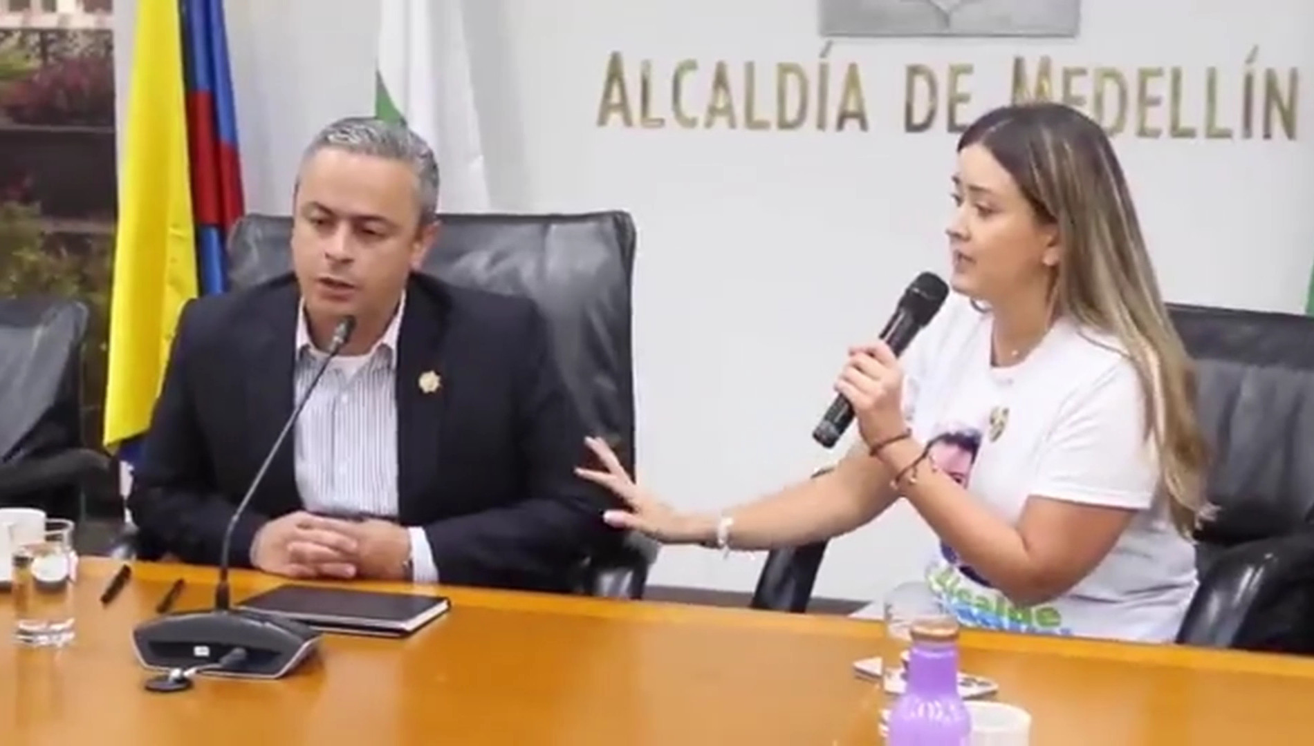 Pelea entre el alcalde (e) de Medellín, Juan Camilo Restrepo, y la secretaria de Gobierno de Quintero 