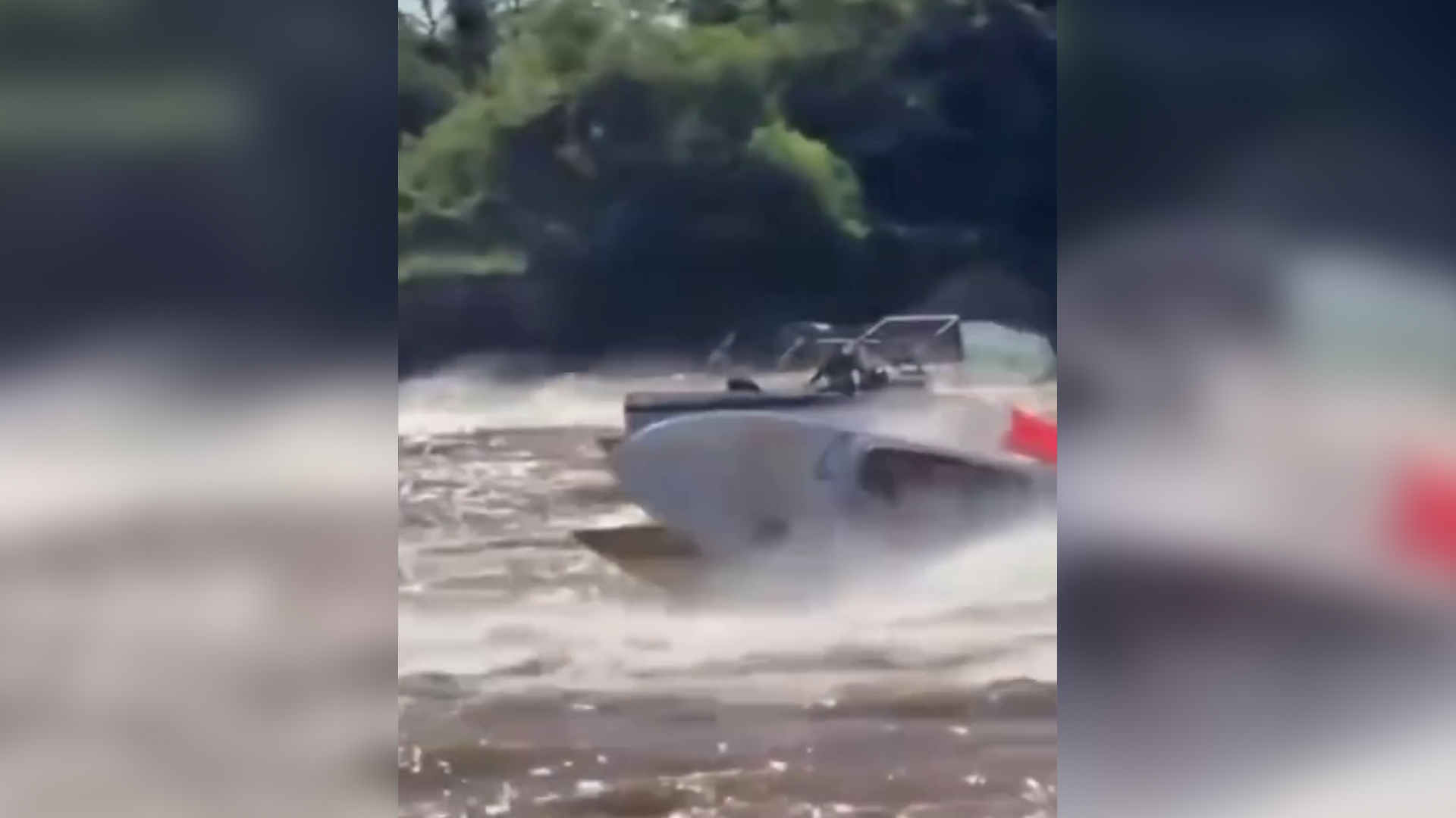 Corrientes: dos lanchas chocaron y una volc&oacute; en la largada de la Fiesta Nacional del Surub&iacute;