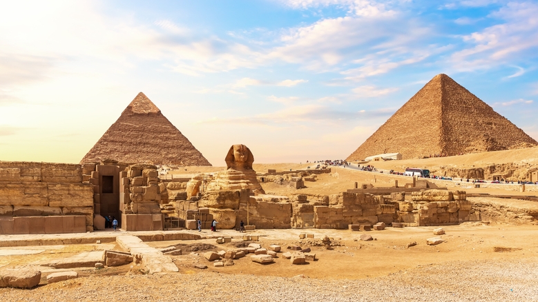 Una misteriosa estructura en forma de “L” hallada cerca de las pirámides egipcias de Guiza