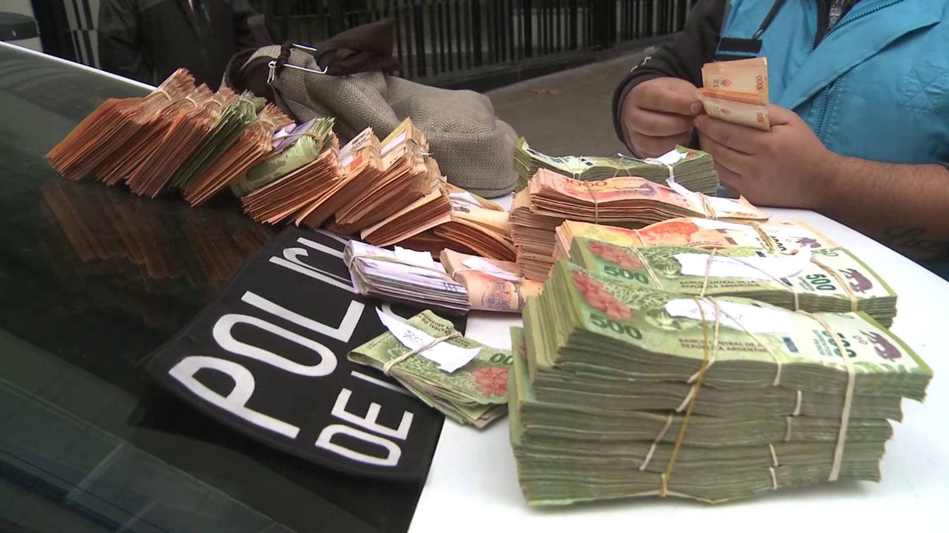 La Policía de la Ciudad detuvo a un hombre con más de tres millones de pesos