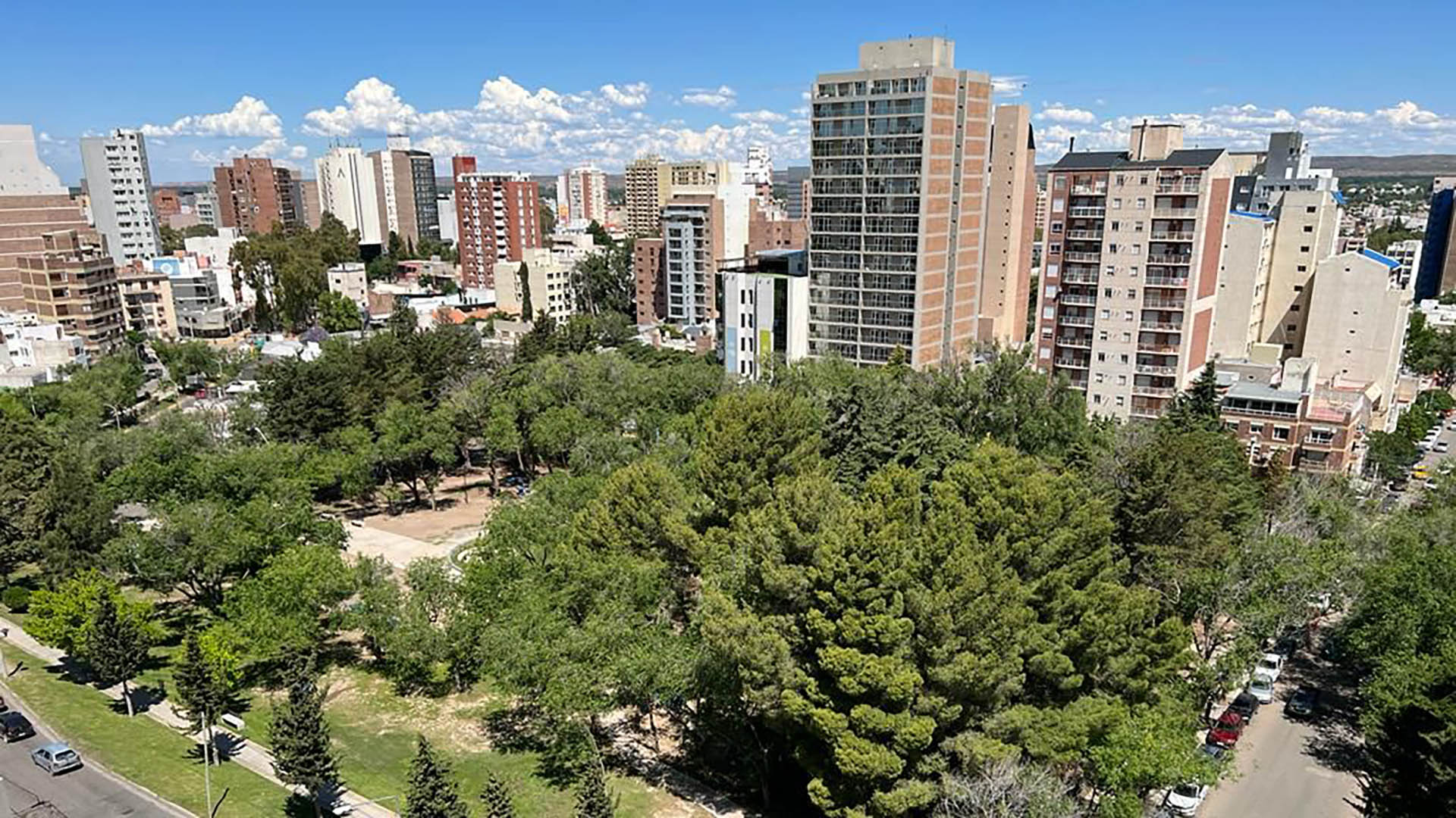 “Mancha urbana”: cuáles fueron las ciudades argentinas que más se expandieron en superficie, población y viviendas en los últimos seis años