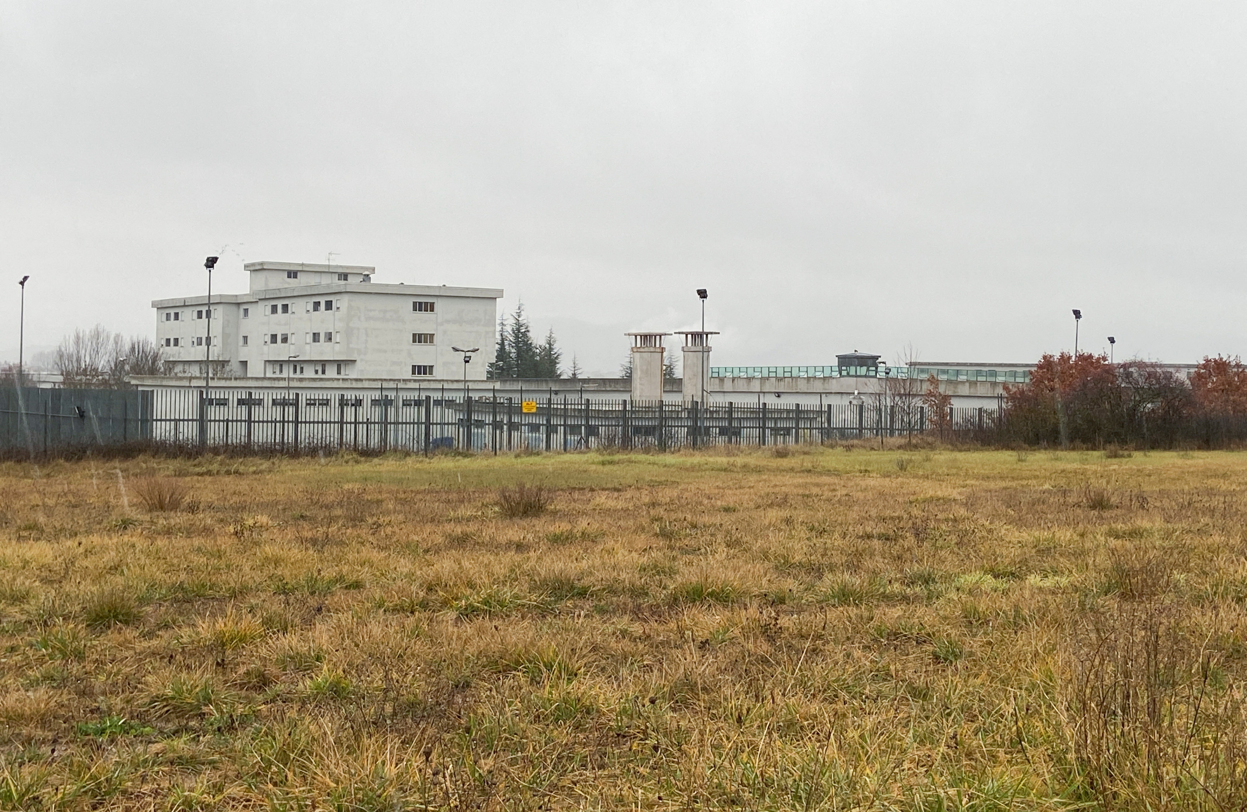 Una vista general muestra la prisión donde está detenido Matteo Messina Denaro, en L'Aquila, Italia, 18 de enero de 2023. REUTERS/Gabriele Pileri