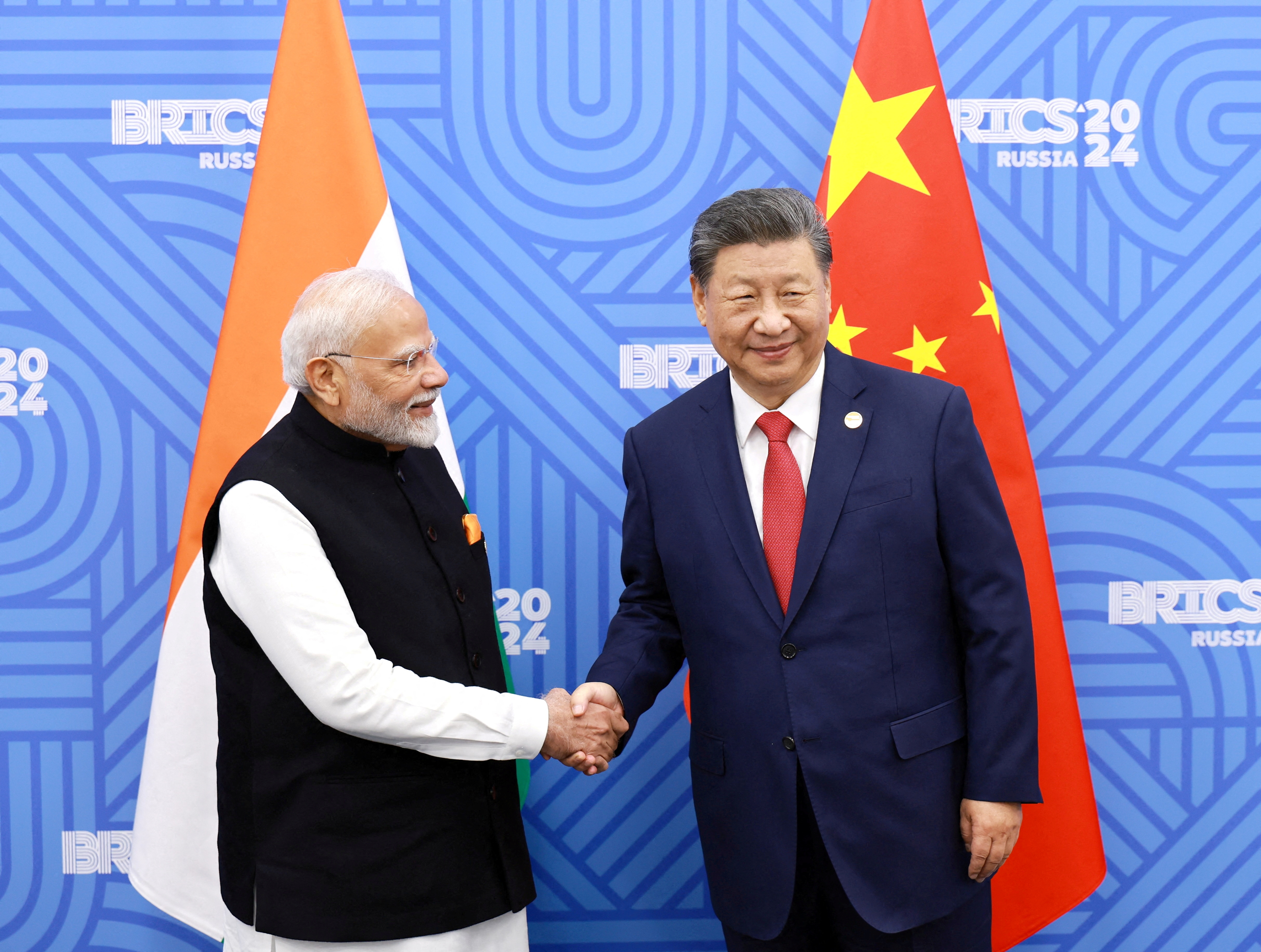 En medio de las tensiones con Estados Unidos, el primer ministro de India viaja a China 