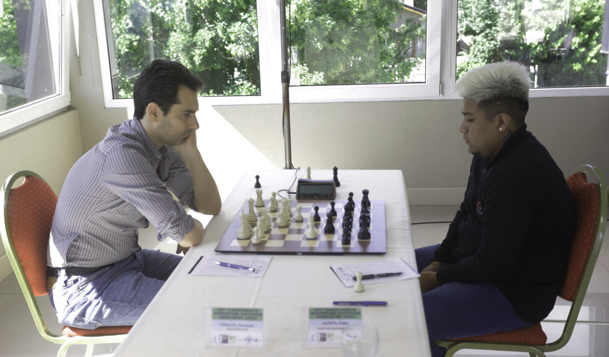 Fernando Peralta frente a Pablo Acosta