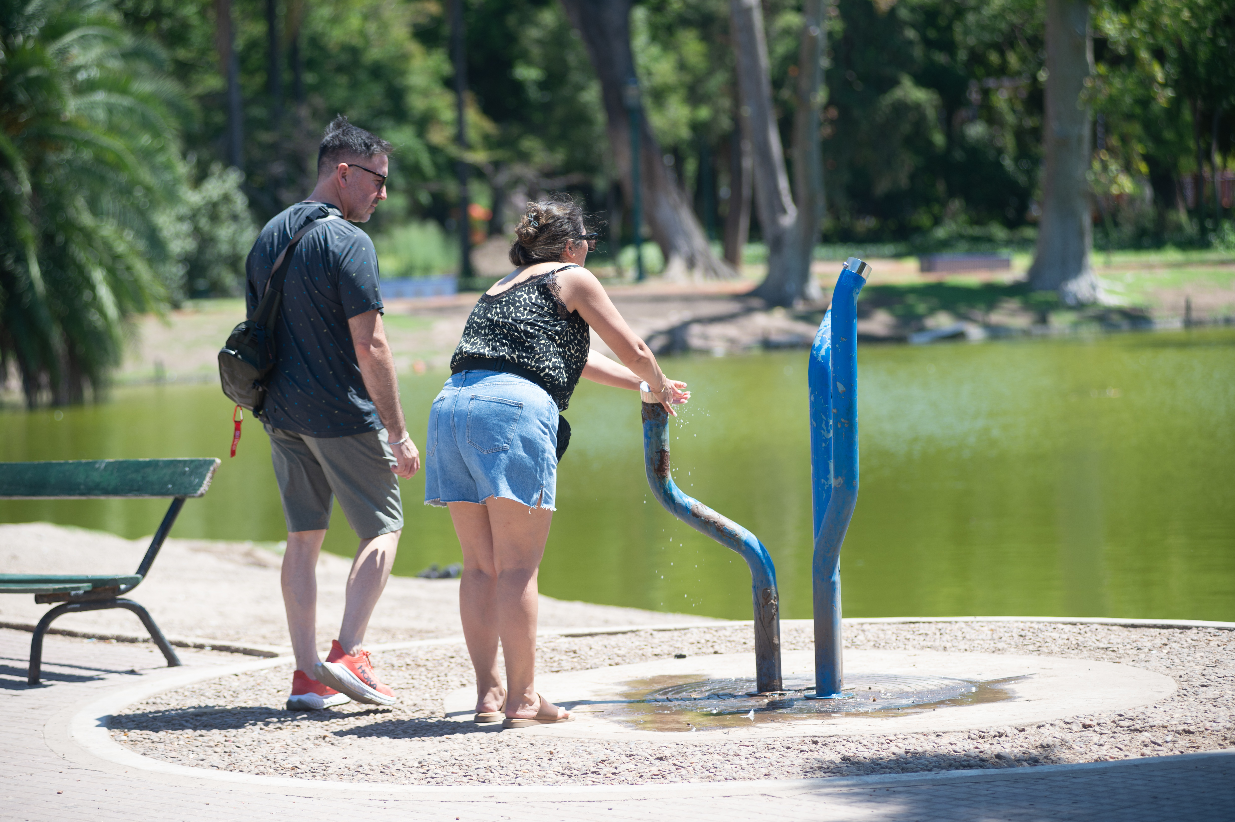 Cómo estará el clima el fin de semana: al menos 10 provincias tendrán alerta por calor extremo 