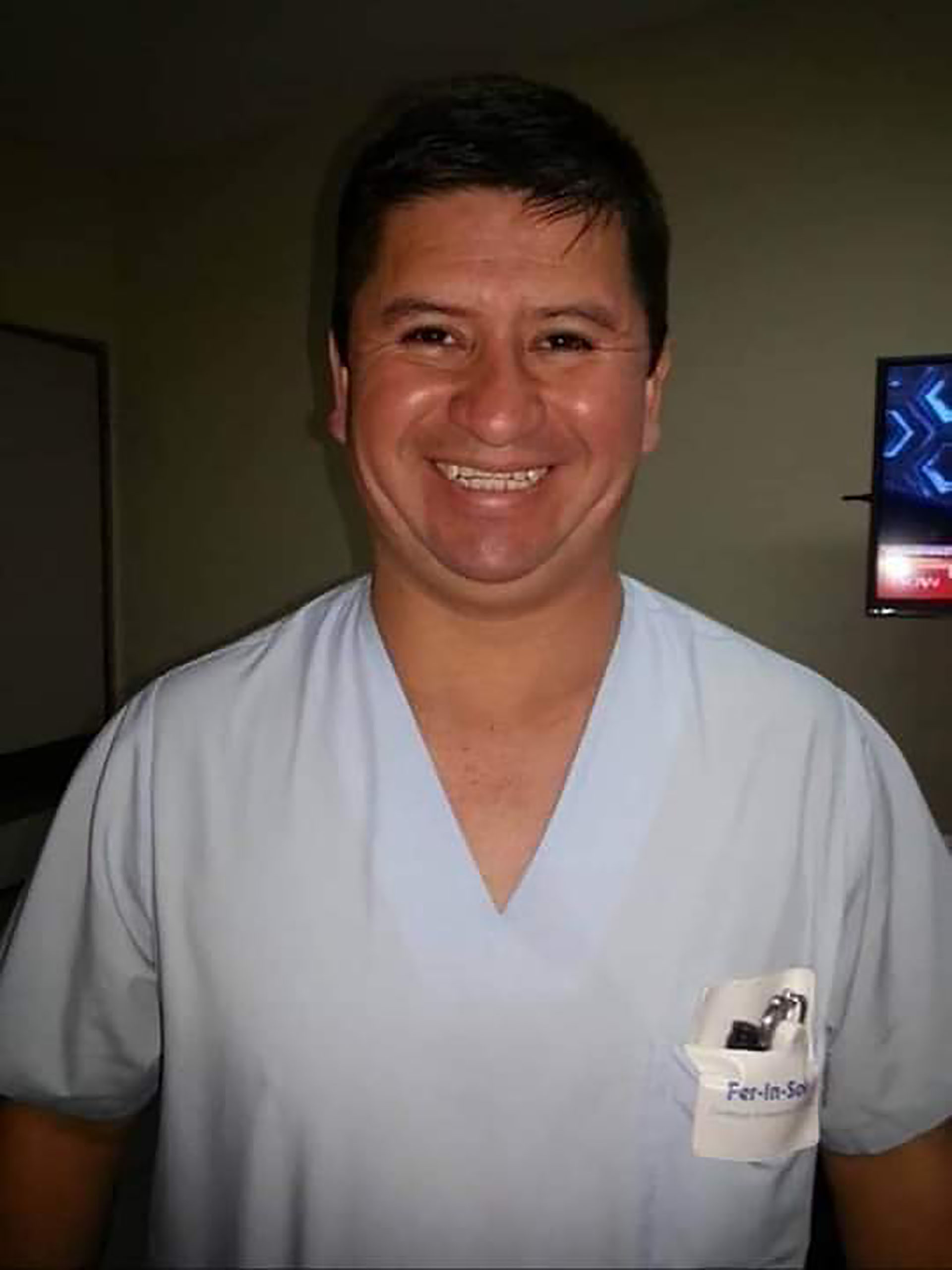 De nacionalidad boliviana, Grober Licona Díaz trabajaba de enfermero en el Hospital Durand. Tenía 45 años, dos hijos y había sido diagnosticado hace años con mal de chagas. Murió de COVID-19 el pasado sábado 15 de agosto.