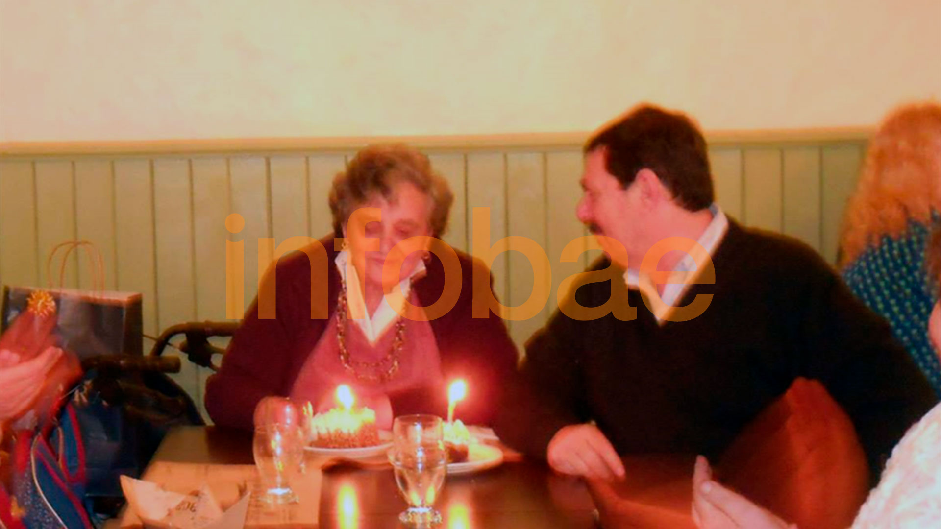 Di Paolo y su madre cumplían años en días consecutivos: festejo con una torta para cada uno