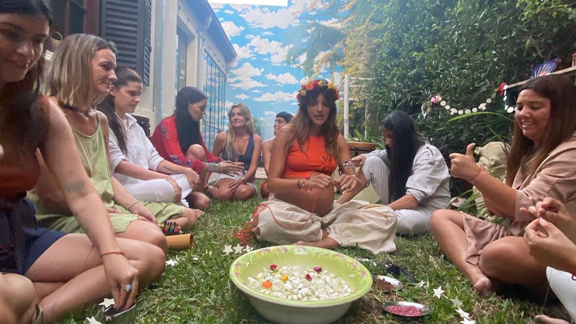 Calu Rivero despidió su panza con un ritual de música y mujeres (Foto: Instagram)