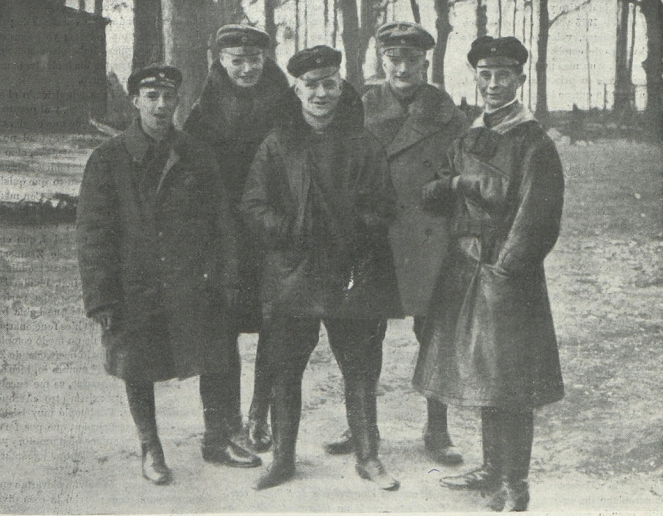 Richthofen junto con los compañeros de su escuadrilla