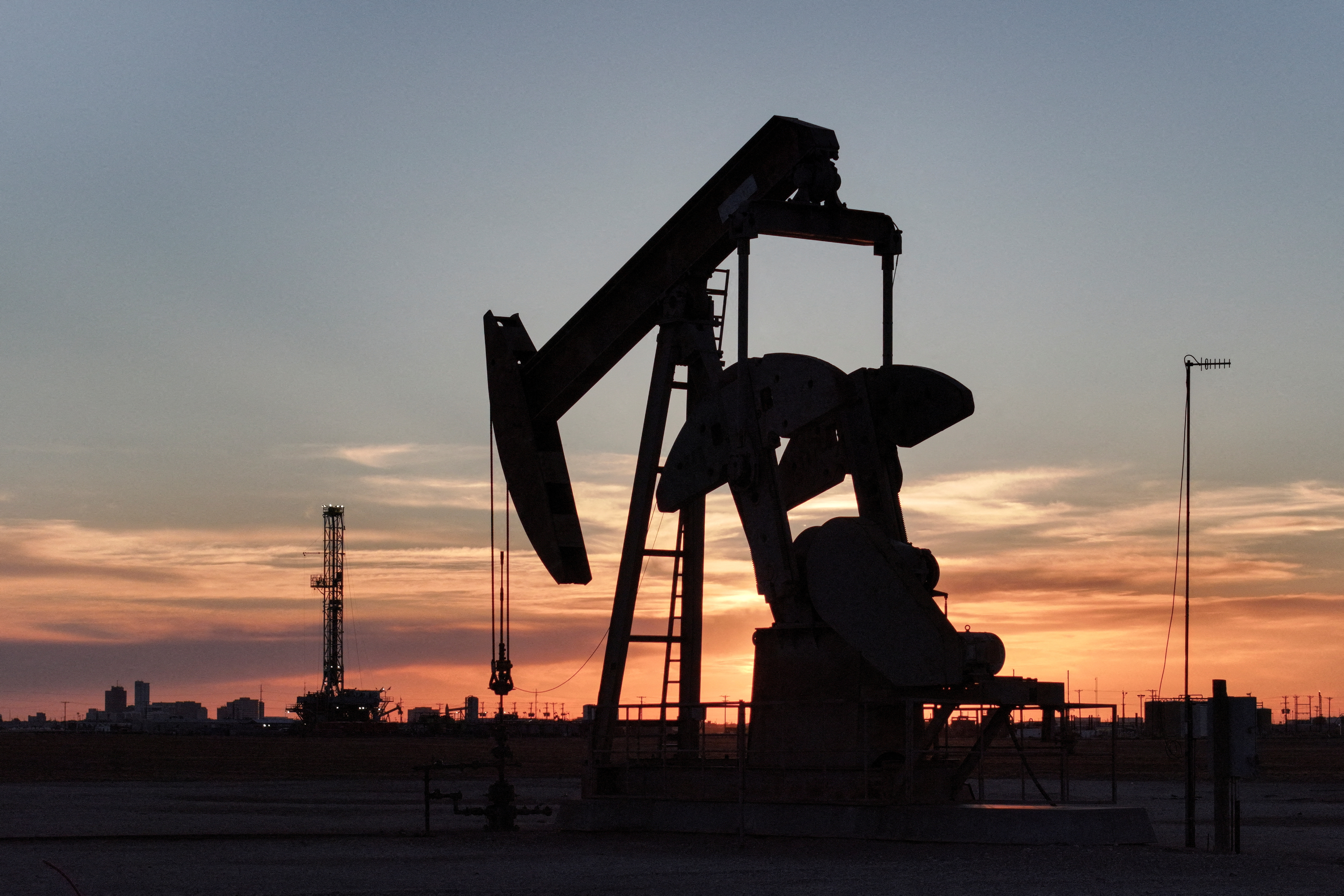 El precio del petr&oacute;leo volvi&oacute; a subir tras la falta de acuerdo entre EEUU e Ir&aacute;n para lograr la paz en Medio Oriente