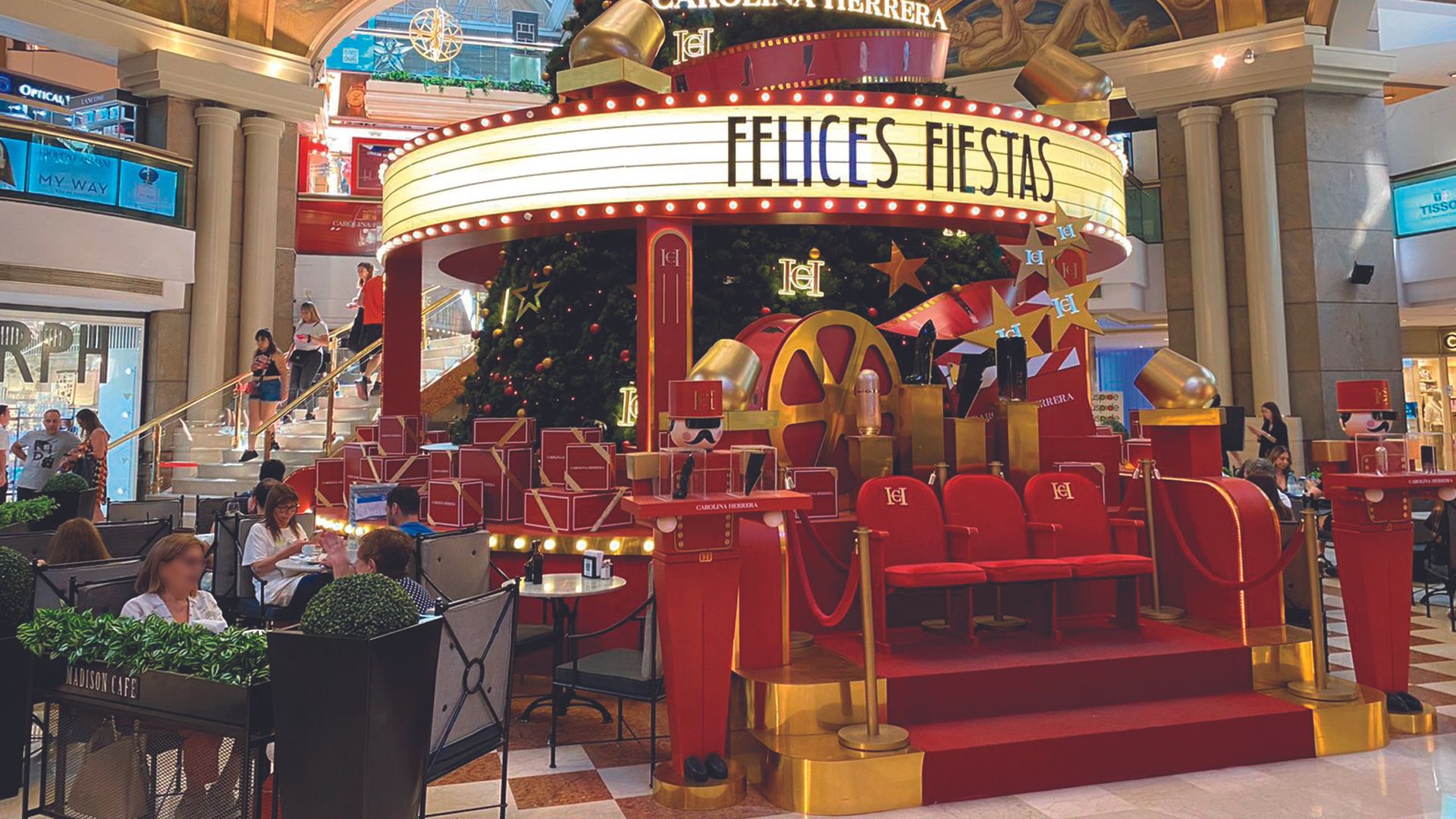 Una Navidad a todo brillo y glamour en un reconocido centro comercial de la Ciudad de Buenos Aires