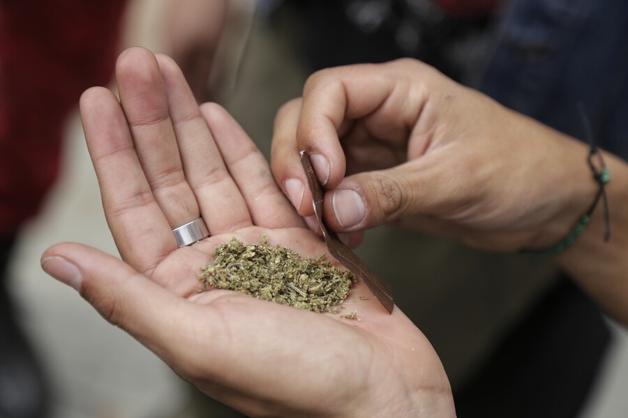 Sigue en vilo acto legislativo para regular el comercio de la marihuana para adultos en el país