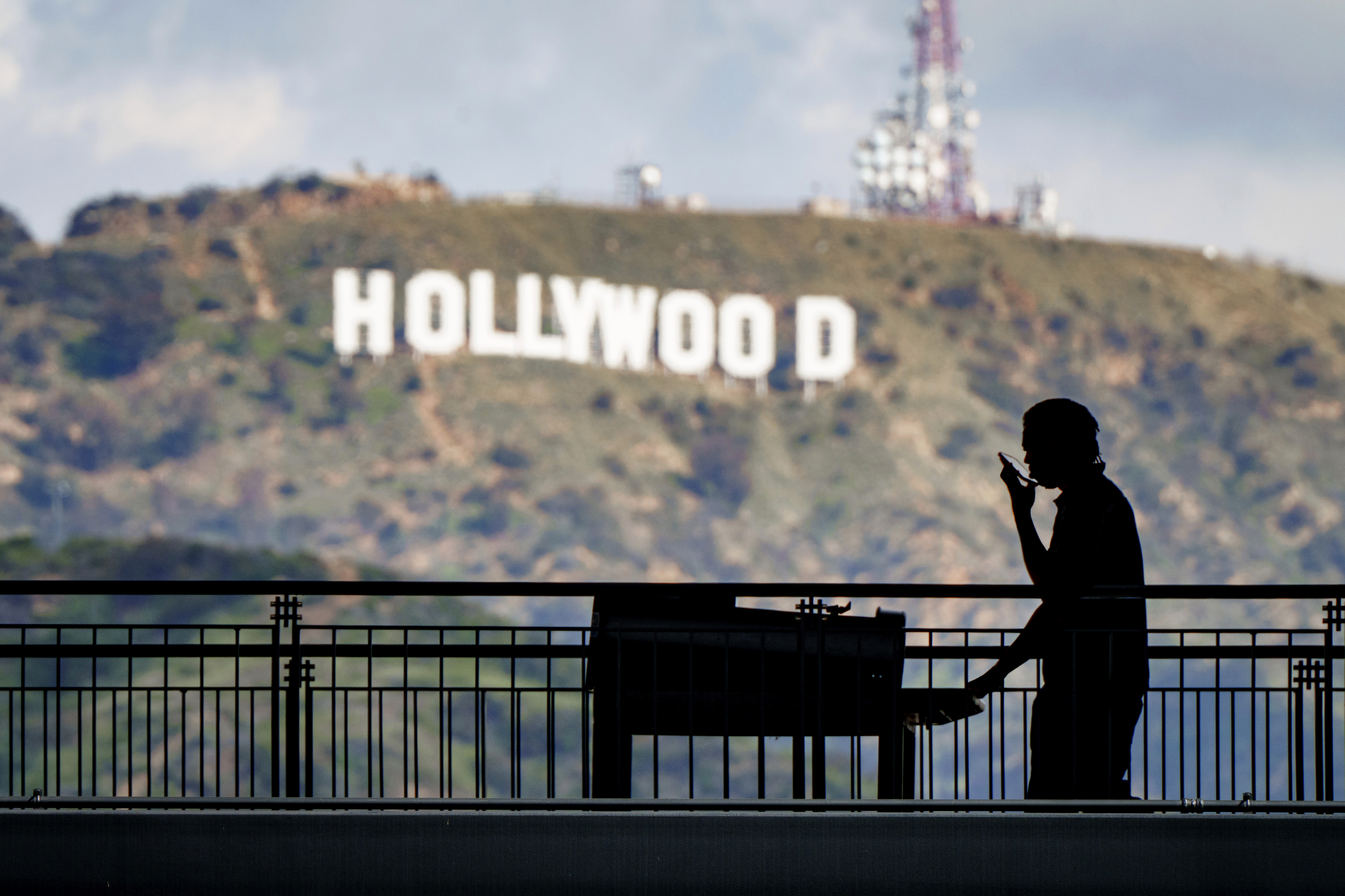 El famoso cartel de Hollywood. La industria podría quedar paralizada si la huelga es prolongada como en el 2007 (AP)