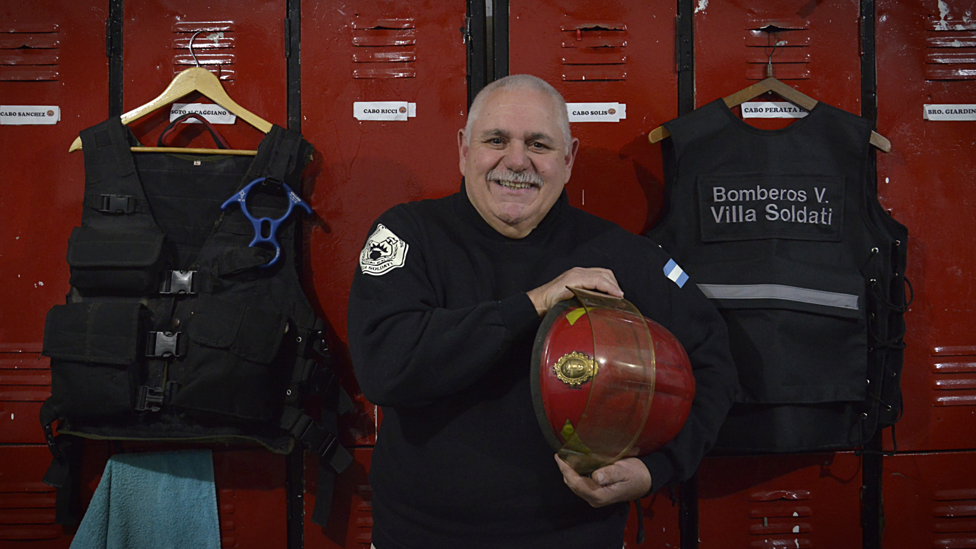 Sergio Touseda, jefe de turno y fundador del cuartel de bomberos voluntarios de Villa Soldati (Gustavo Gavotti)
