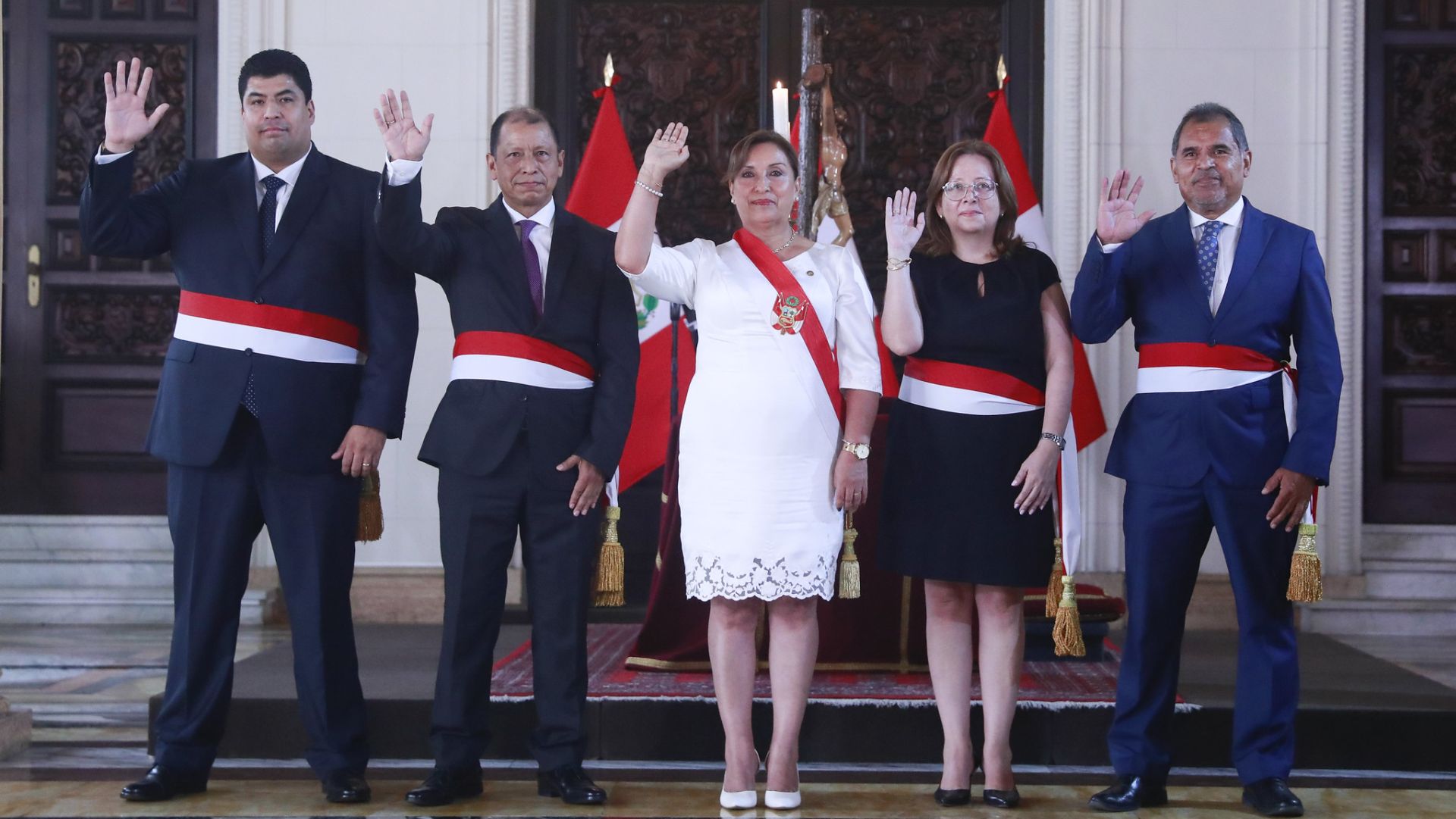 Dina Boluarte busca darle un nuevo aire al gabinete ministerial con cambios en cuatro carteras 