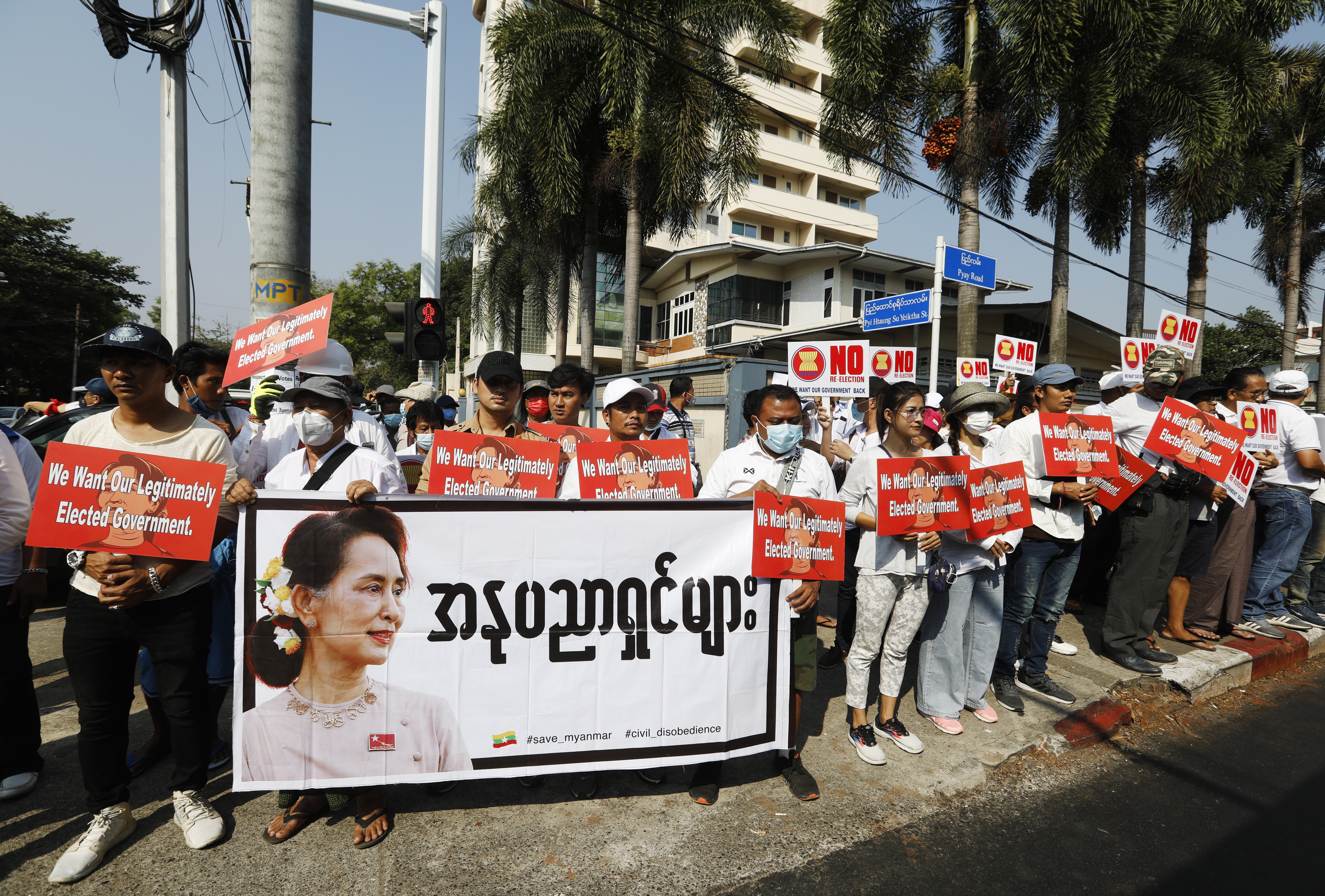 Aung San Suu Kyi, la giunta militare condannata ad altri 3 anni di carcere