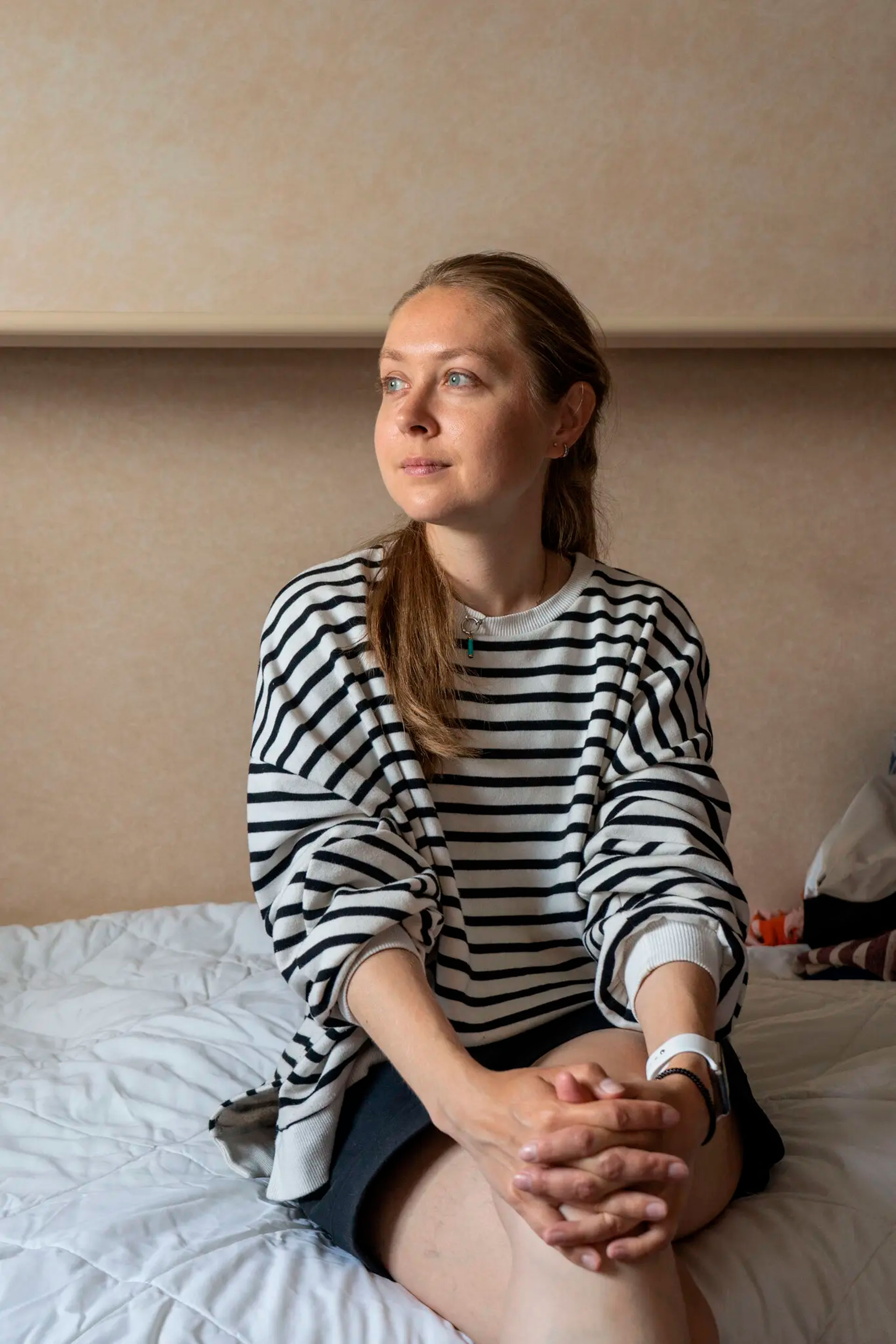 Shevchenko, que empezó a vivir en el barco en abril, no ha podido encontrar un apartamento asequible (Marta Giaccone para The New York Times)