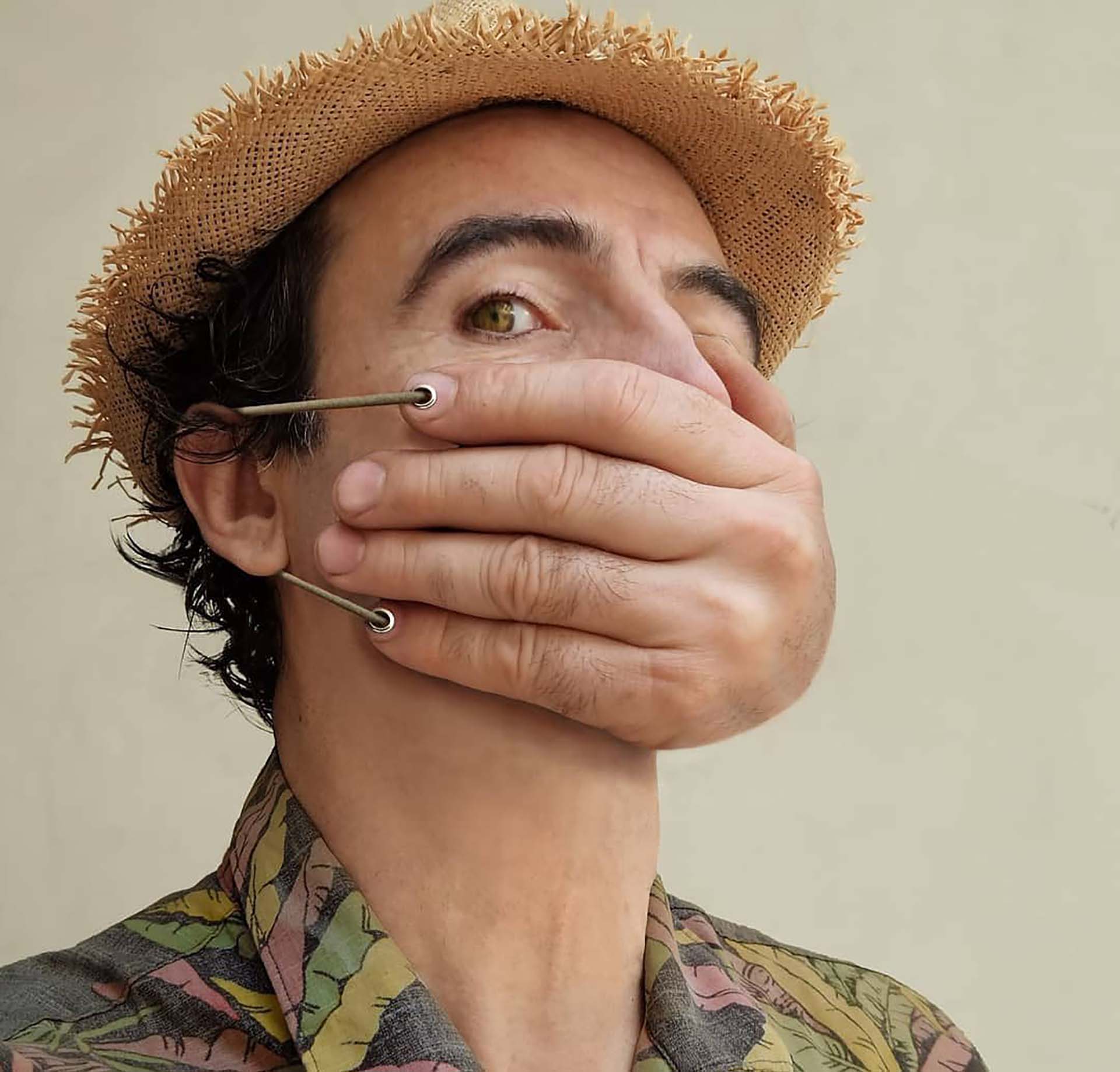 Se puede compartir un trabajo o una imagen con ellos, mediante el link que ellos tienen en su biografía de Instagram.