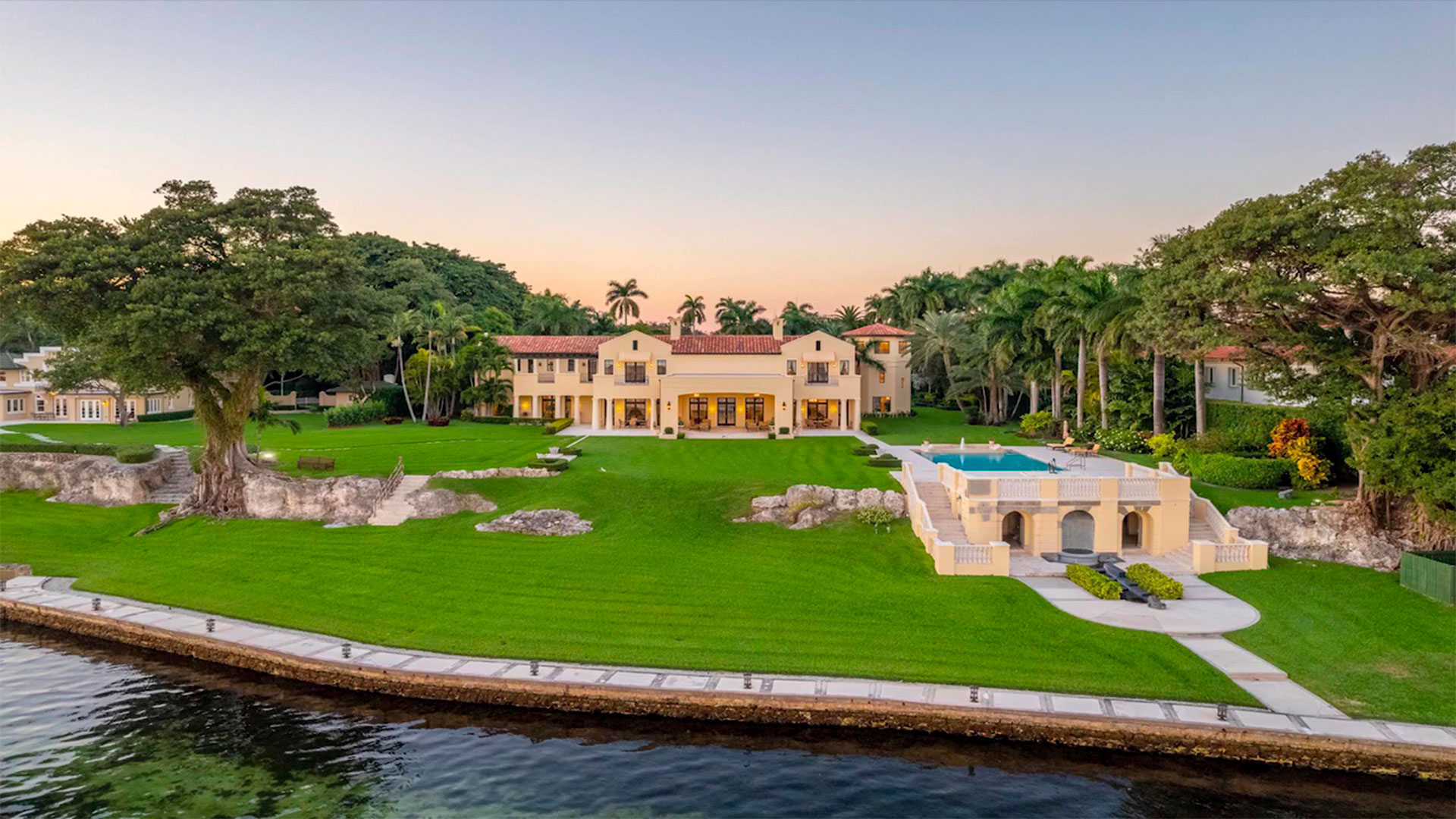 Vista panorámica de la impresionante mansión ubicada en Miami