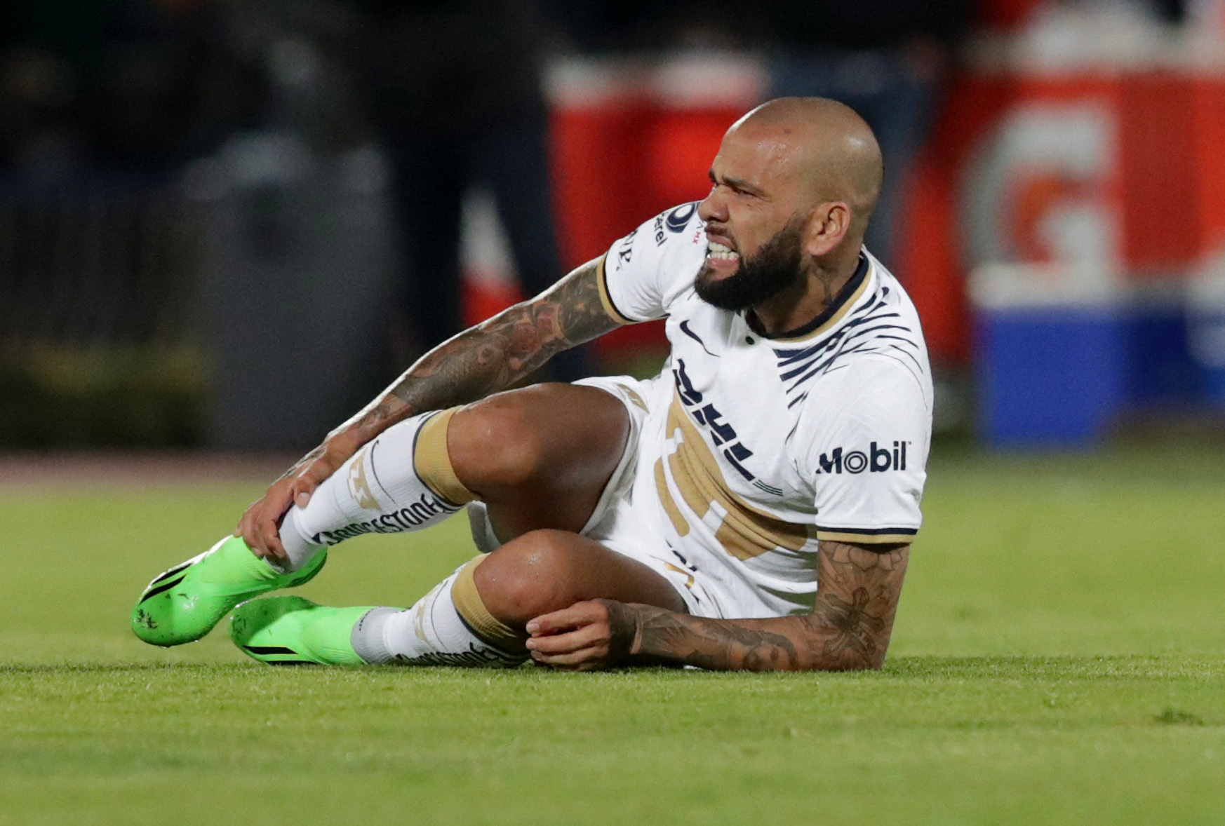 Alerta En Pumas Dani Alves Se Lesionó Y Podría Perderse El Mundial De Qatar 2022 Infobae 3501