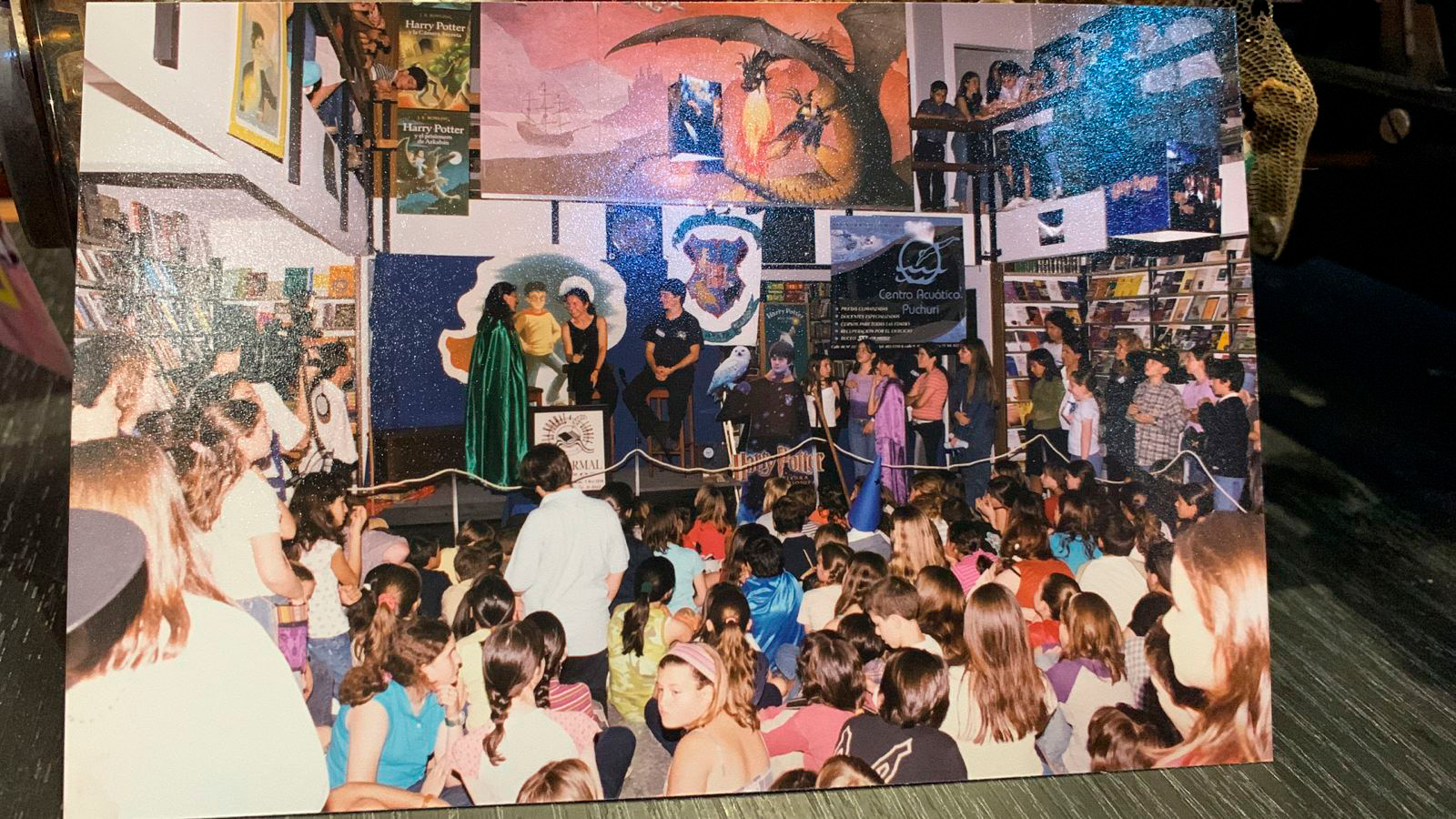 El espectacular taller literario que reunió a más de cinco mil chicos en La Plata y llegó a la Feria del Libro 